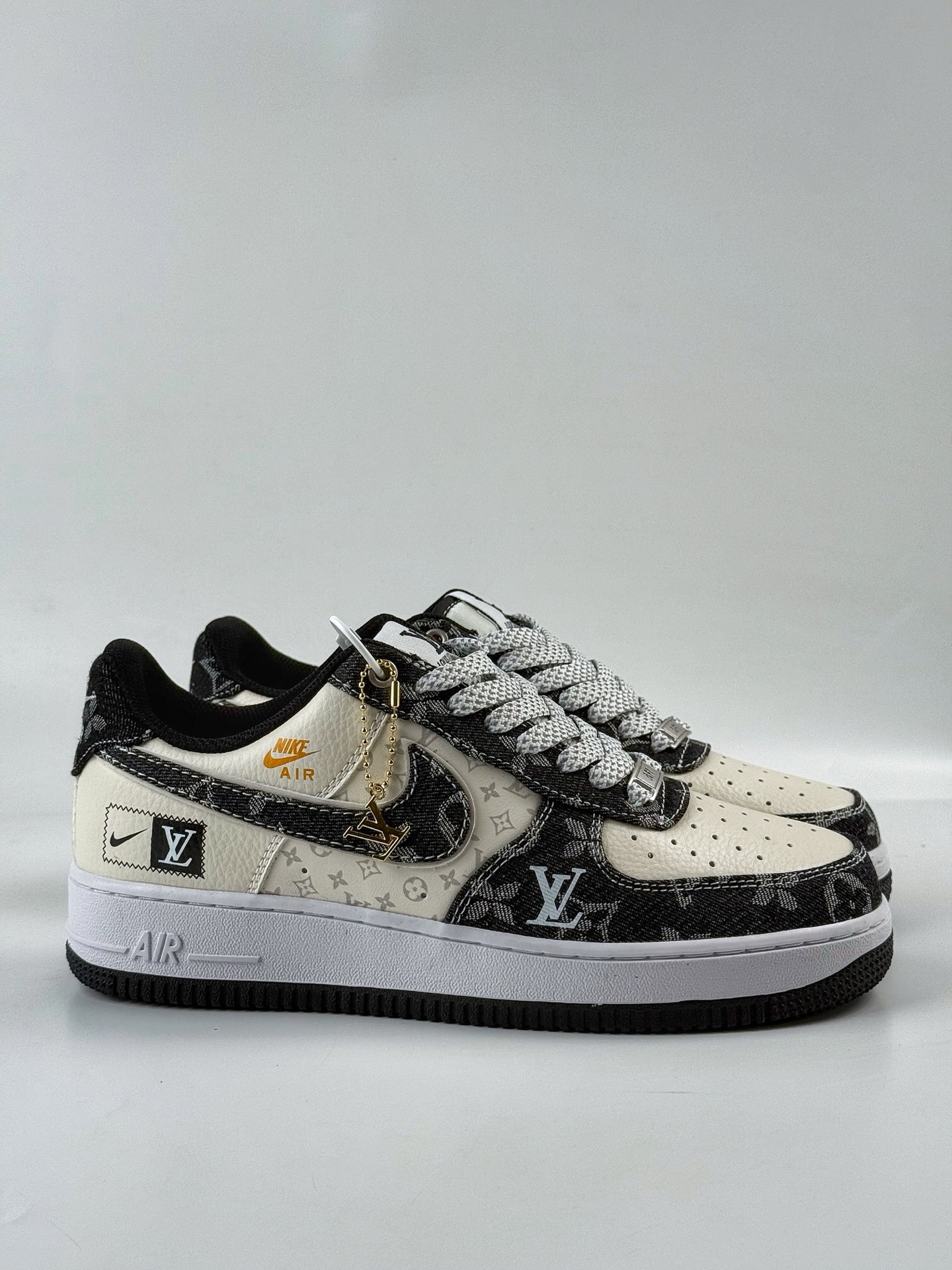 Nike Air Force 1 Low 07 x Louis Vuitton 黑白牛仔双小勾满天星  CW2288-111