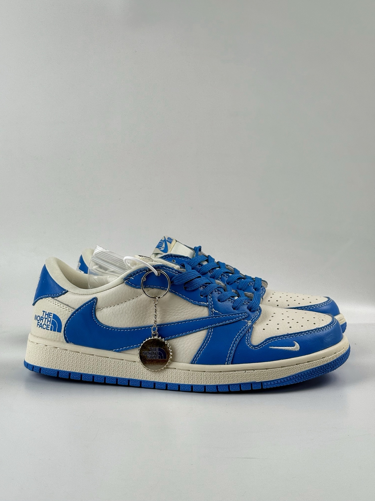 Travis Scott x Nike Air Jordan 1 Low x The North Face Air Jordan 1 Low 反转蓝白小勾倒钩  LD2025-033