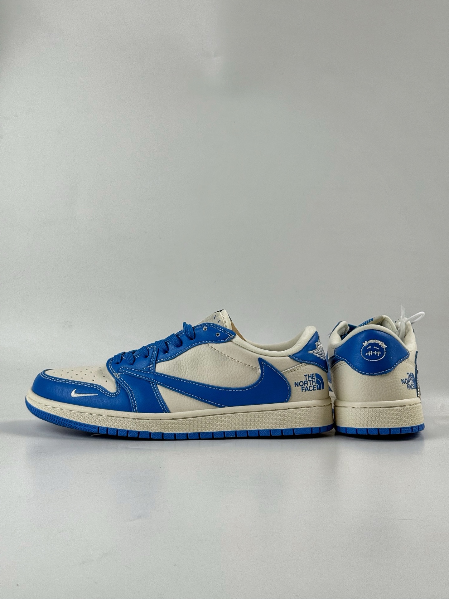 Travis Scott x Nike Air Jordan 1 Low x The North Face Air Jordan 1 Low 反转蓝白小勾倒钩  LD2025-033