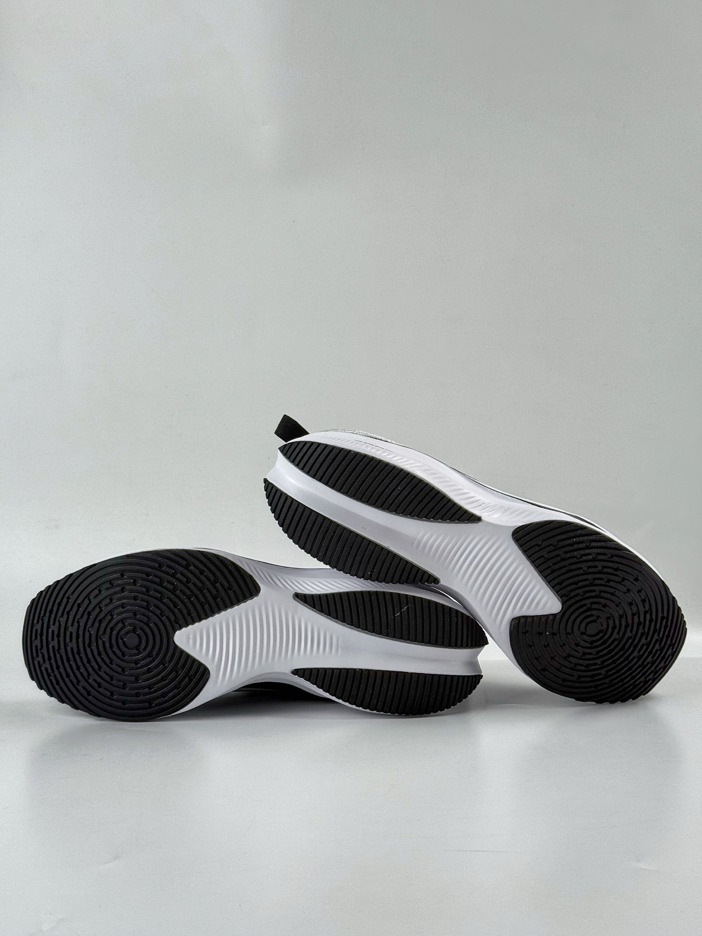 NIKE ZOOM PLUS x Stussy 全新跑鞋  CK4318-149
