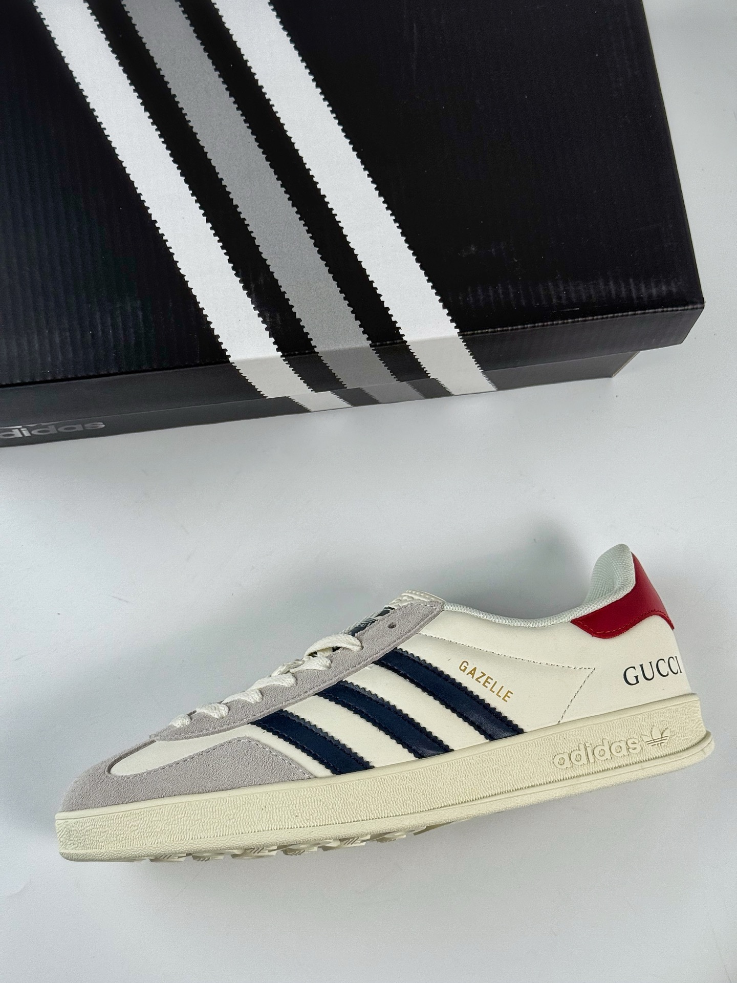 adidOriginals Gazelle INdoor x GUCCI 灰白黑 三叶草休闲防滑耐磨低帮板鞋  DM1234-012