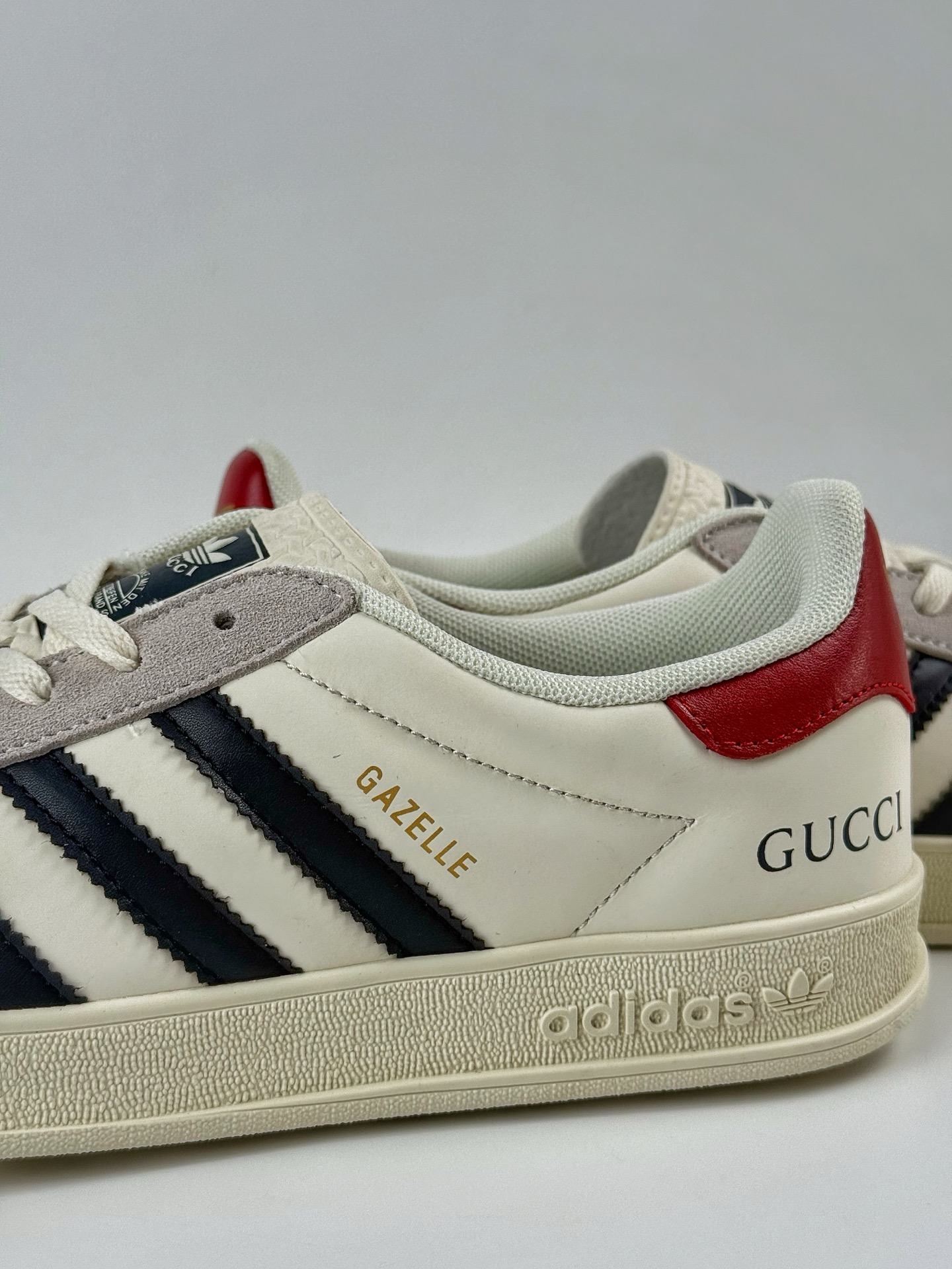 adidOriginals Gazelle INdoor x GUCCI 灰白黑 三叶草休闲防滑耐磨低帮板鞋  DM1234-012