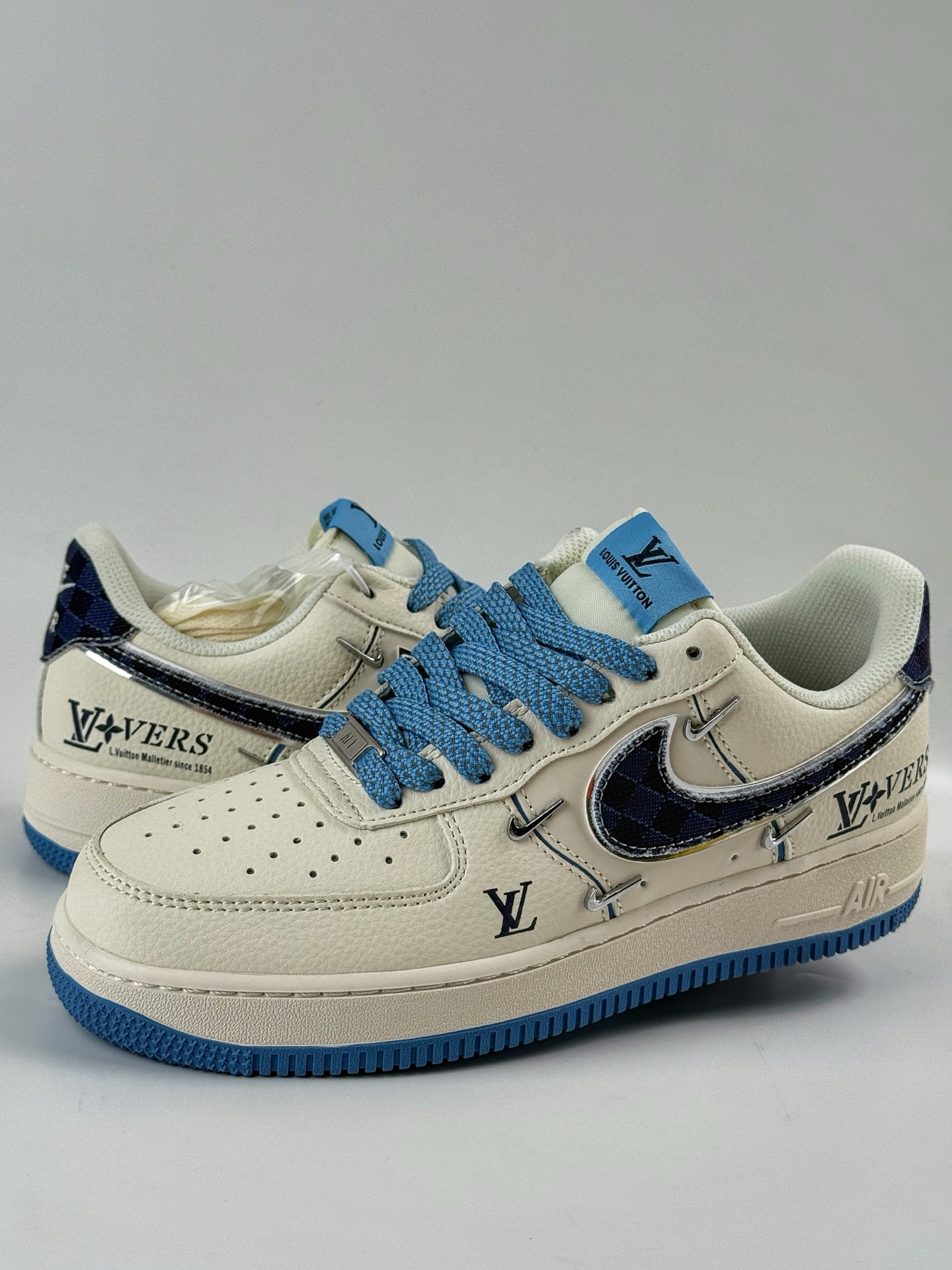 Nike Air Force 1 Low 07 x Louis Vuitton 米蓝四小勾满天星 XS2869-003