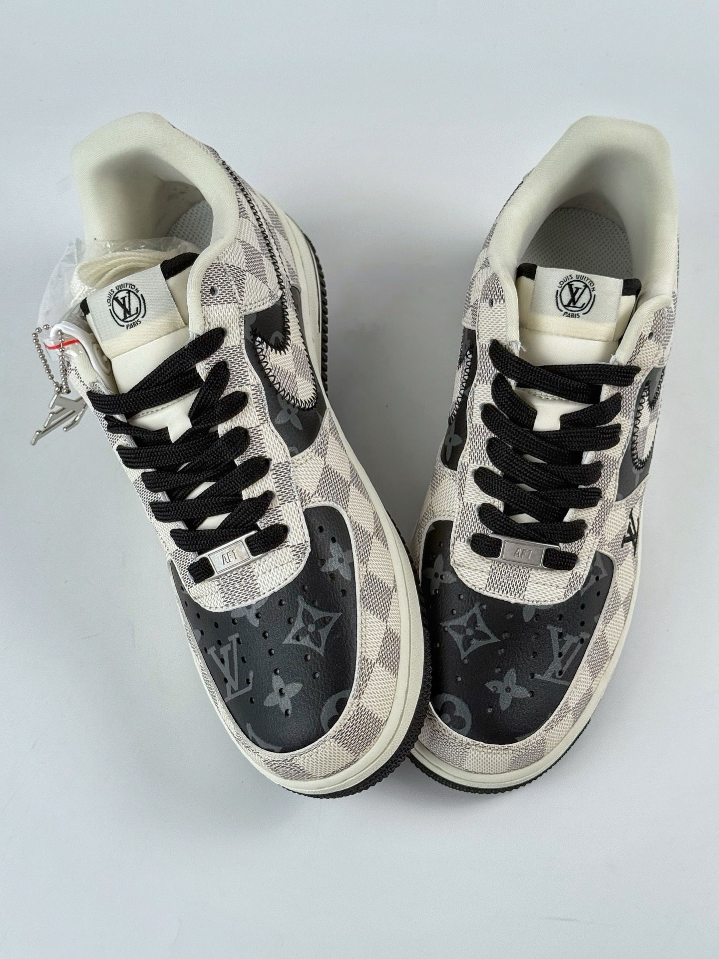 Nike Air Force 1 Low 07 x Louis Vuitton 格纹雾灰  SC0601-562