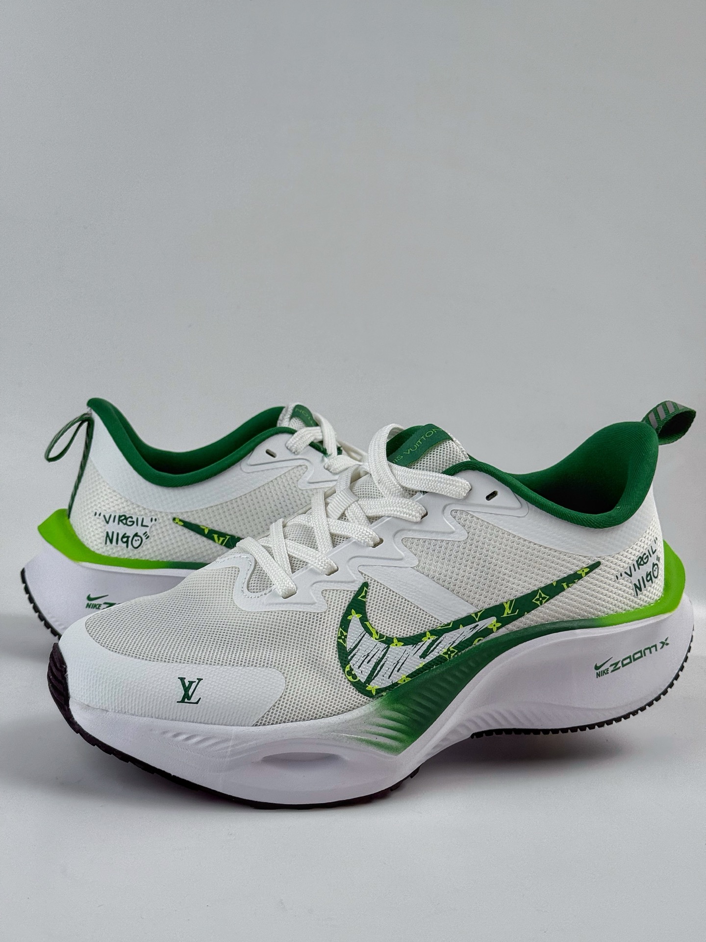 200 NIKE ZOOM PLUS x Louis Vuitton 全新跑鞋  CK4318-160