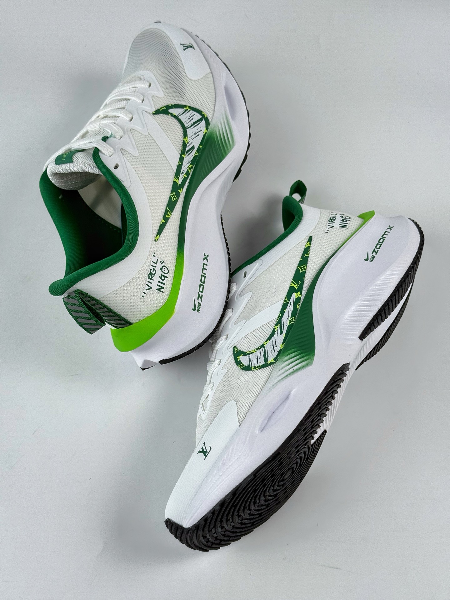 200 NIKE ZOOM PLUS x Louis Vuitton 全新跑鞋  CK4318-160