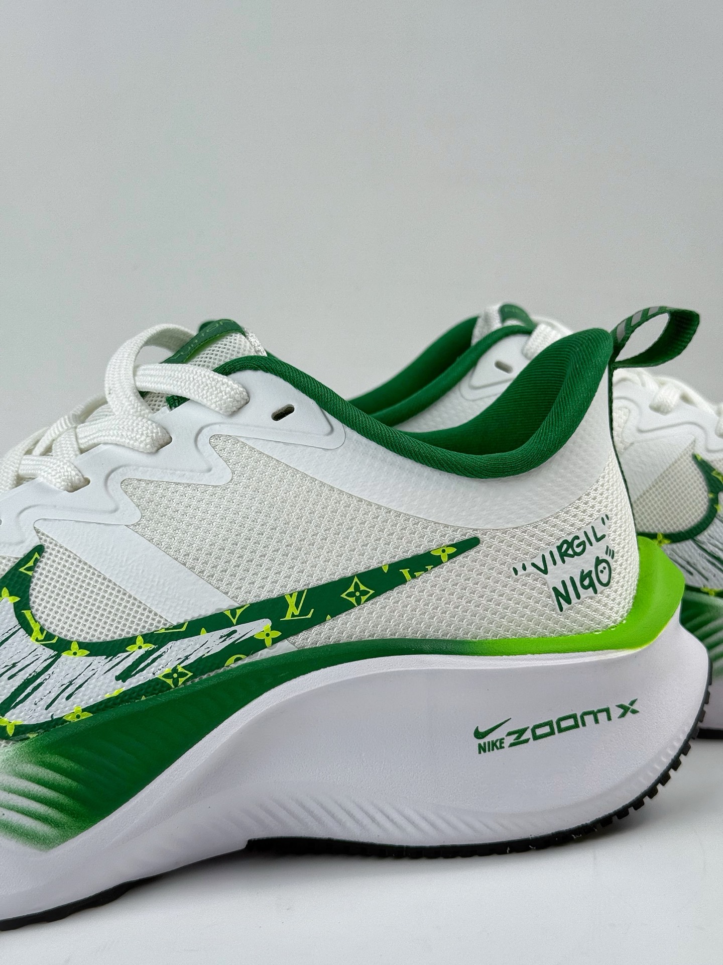 200 NIKE ZOOM PLUS x Louis Vuitton 全新跑鞋  CK4318-160