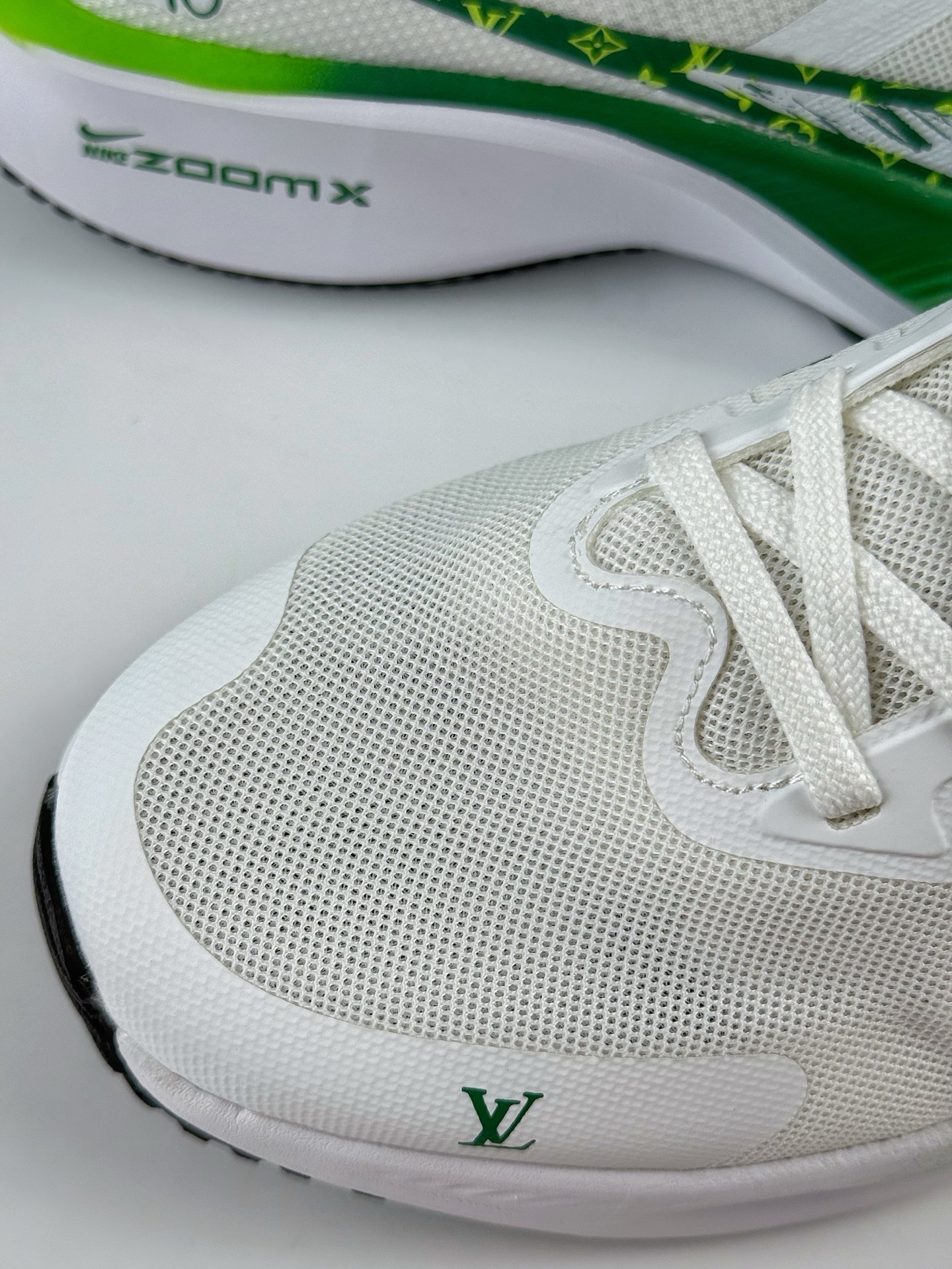 200 NIKE ZOOM PLUS x Louis Vuitton 全新跑鞋  CK4318-160