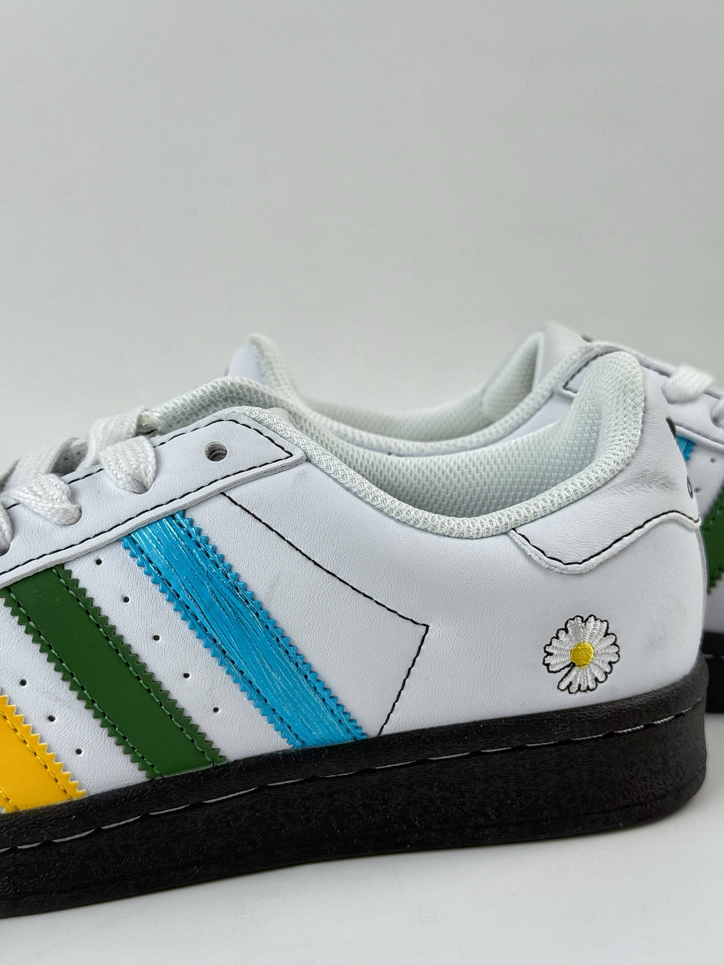220 AD Originals Superstar x 小雏菊 黑白  BZ2538