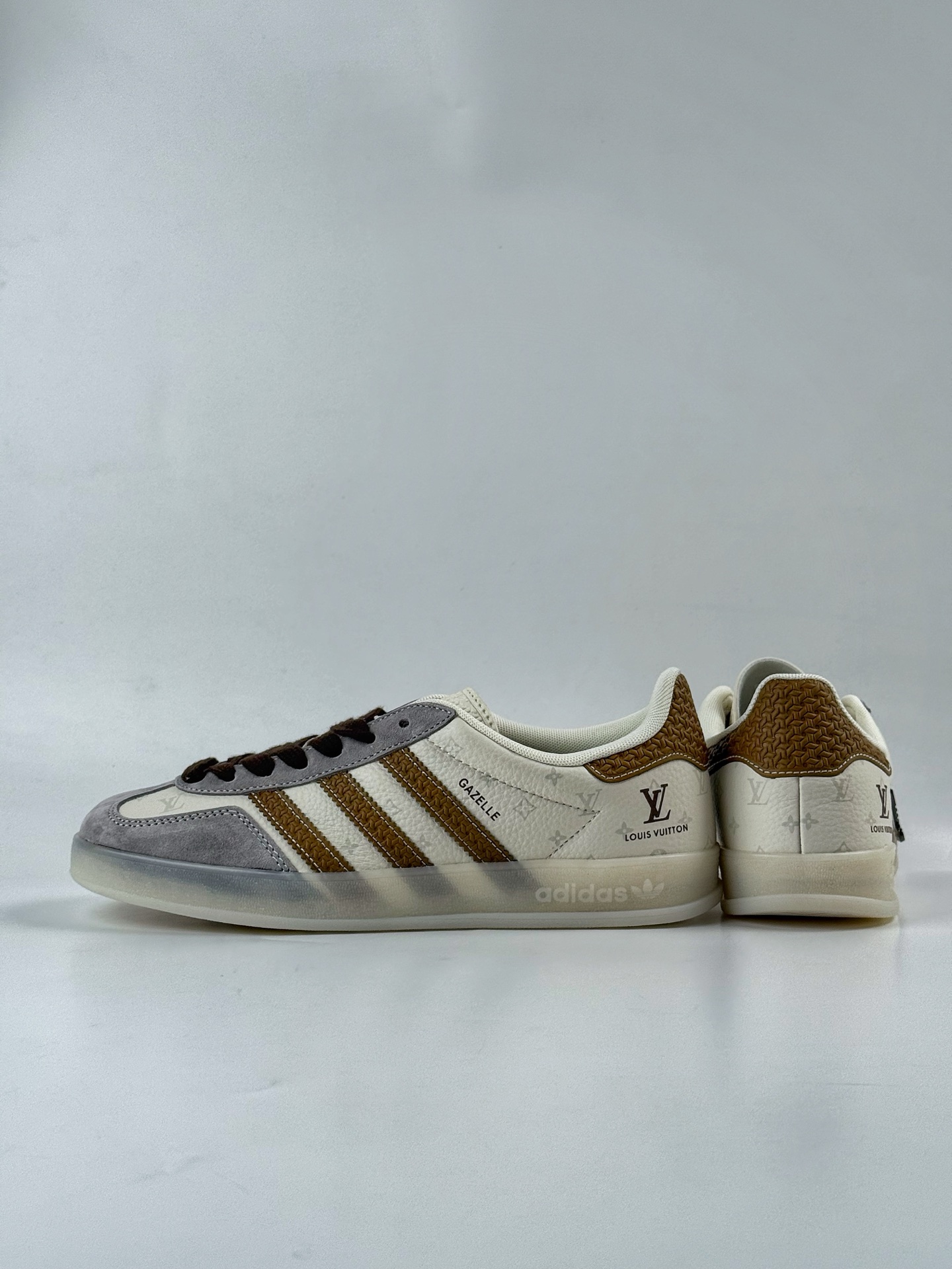 adidOriginals Gazelle INdoor x Louis Vuitton 灰白 三叶草休闲防滑耐磨低帮板鞋  DM1234-010