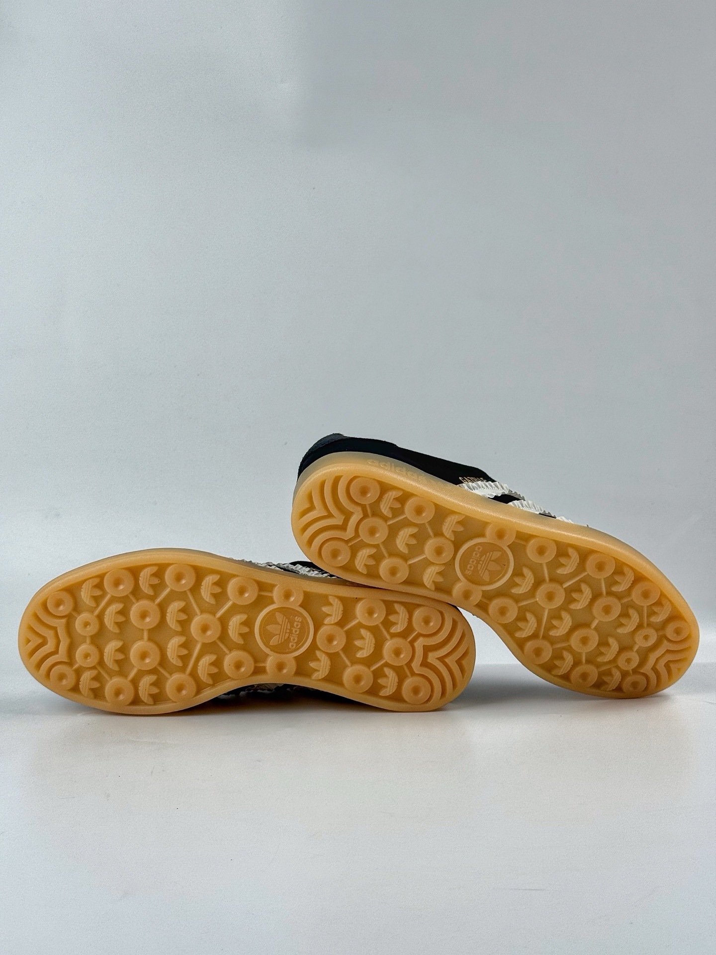 adidoriginals GAZELLE INDOOR 黑白  JS1412