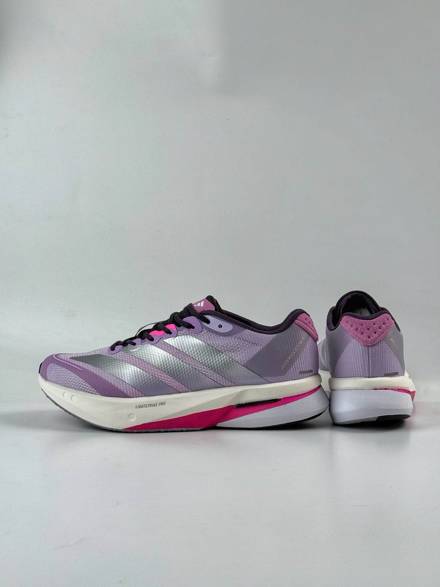 AdidAdizero Boston 13 轻盈跑鞋 超轻发泡底 缓震透气跑步鞋 IS4955