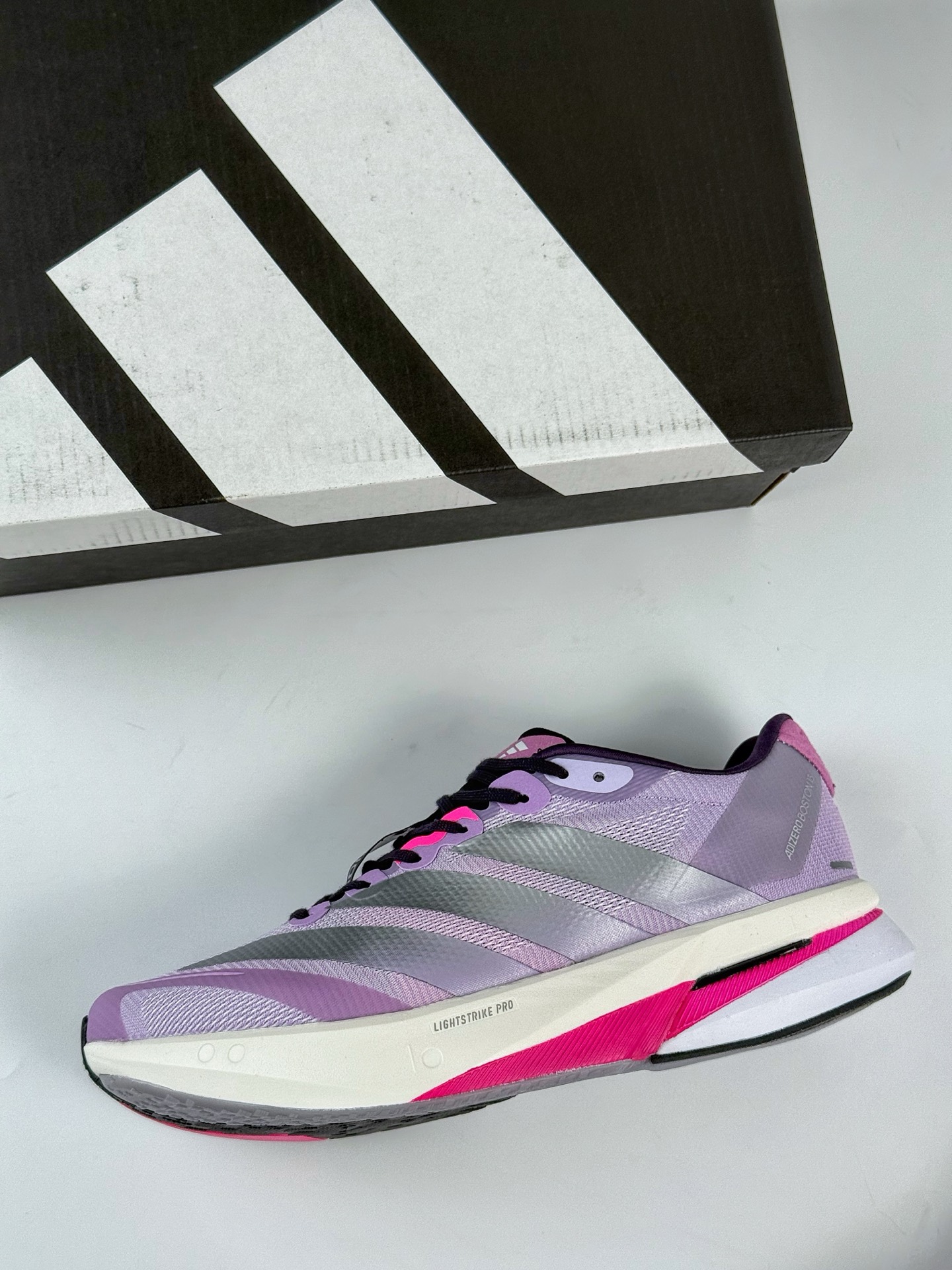 AdidAdizero Boston 13 轻盈跑鞋 超轻发泡底 缓震透气跑步鞋 IS4955