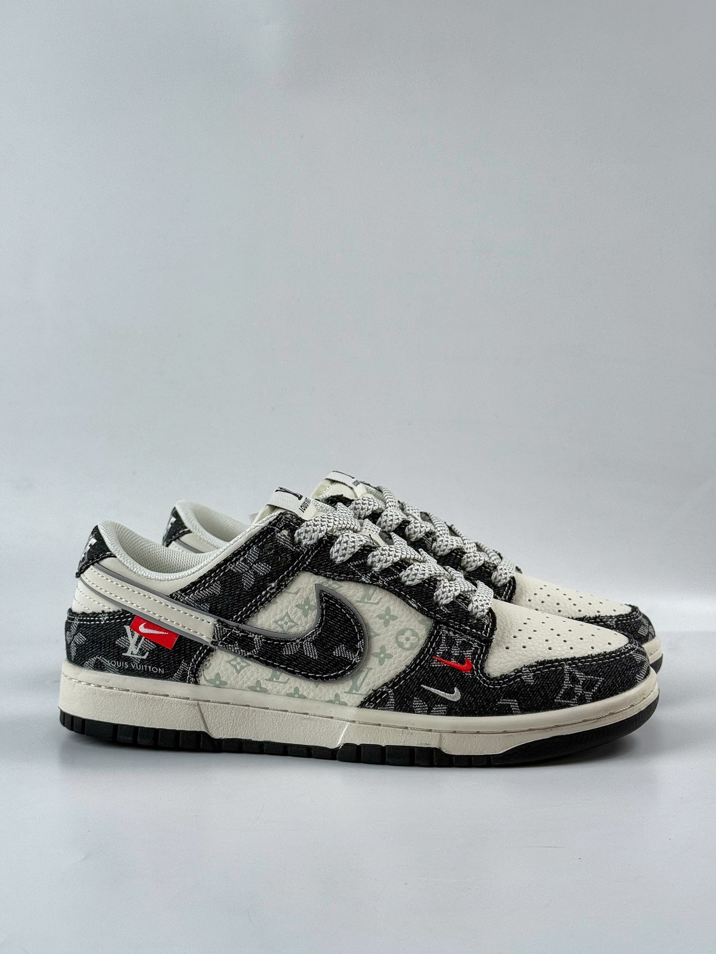 Nike SB Dunk Low x Louis Vuitton 黑白牛仔双小勾满天星  YX5066-378