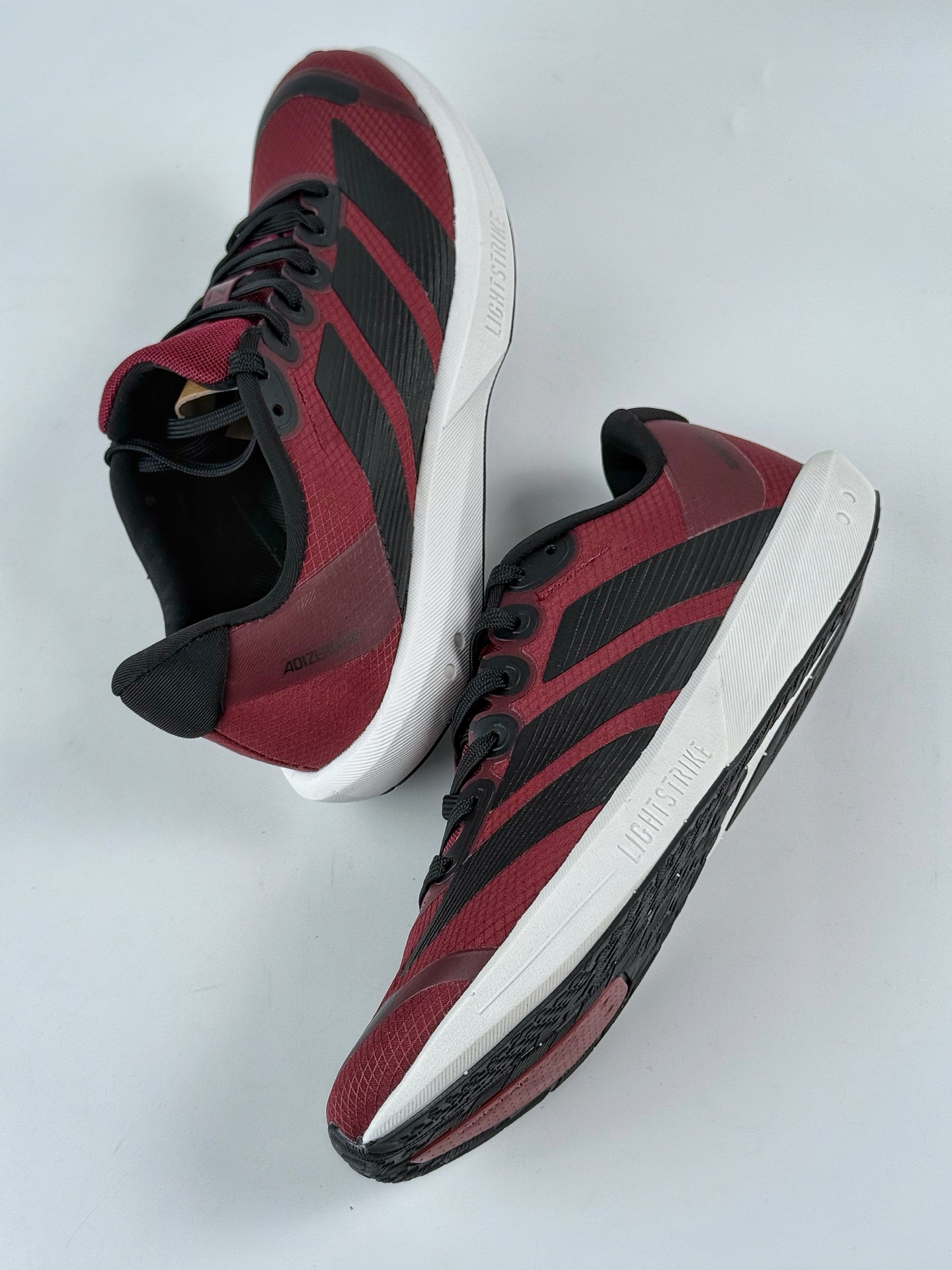 AdidAdizero BK 阿迪超轻透气缓震跑鞋 JP6582