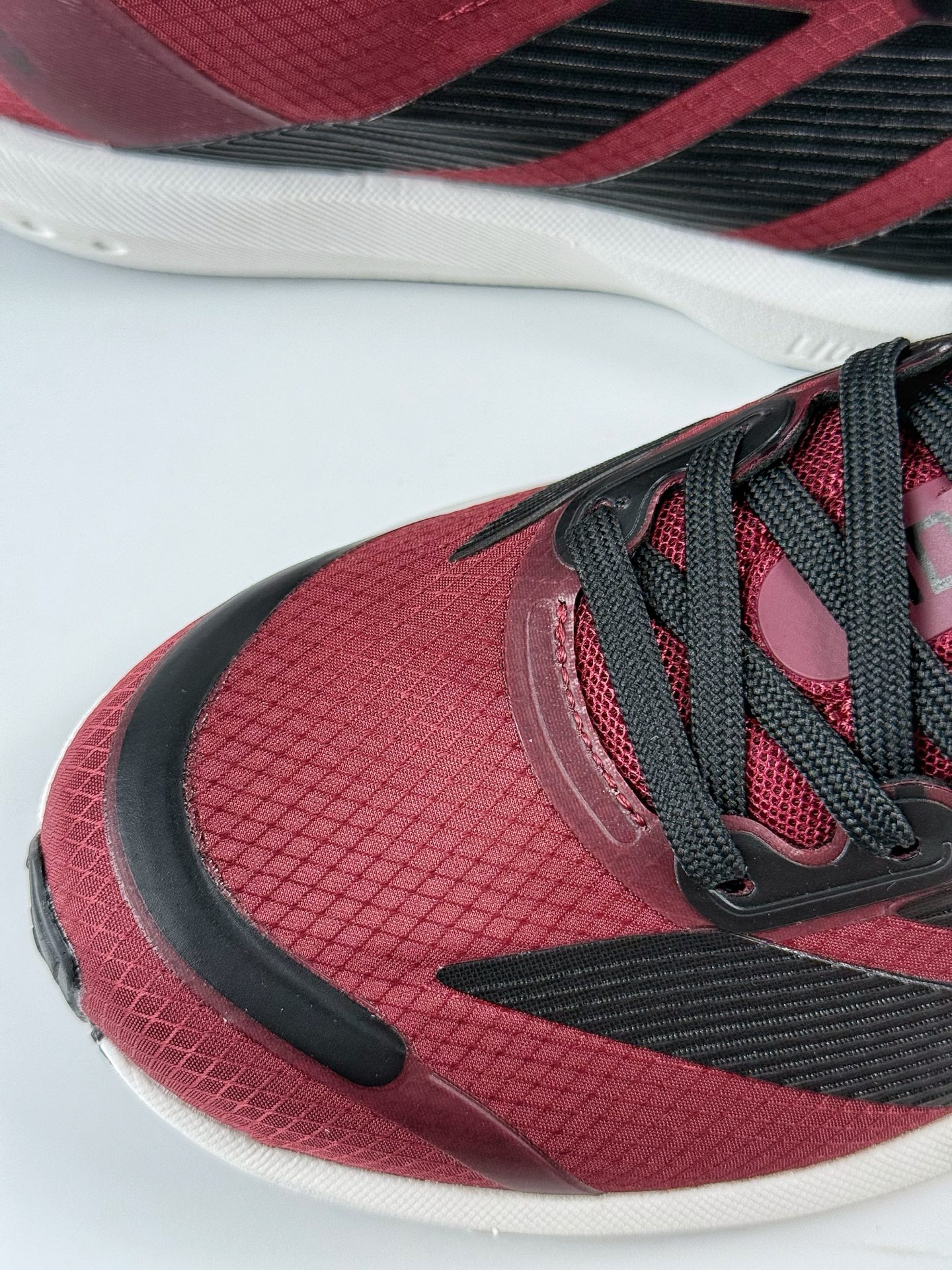 AdidAdizero BK 阿迪超轻透气缓震跑鞋 JP6582