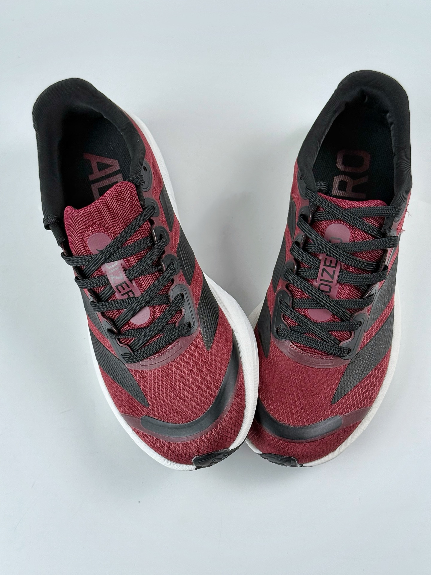 AdidAdizero BK 阿迪超轻透气缓震跑鞋 JP6582