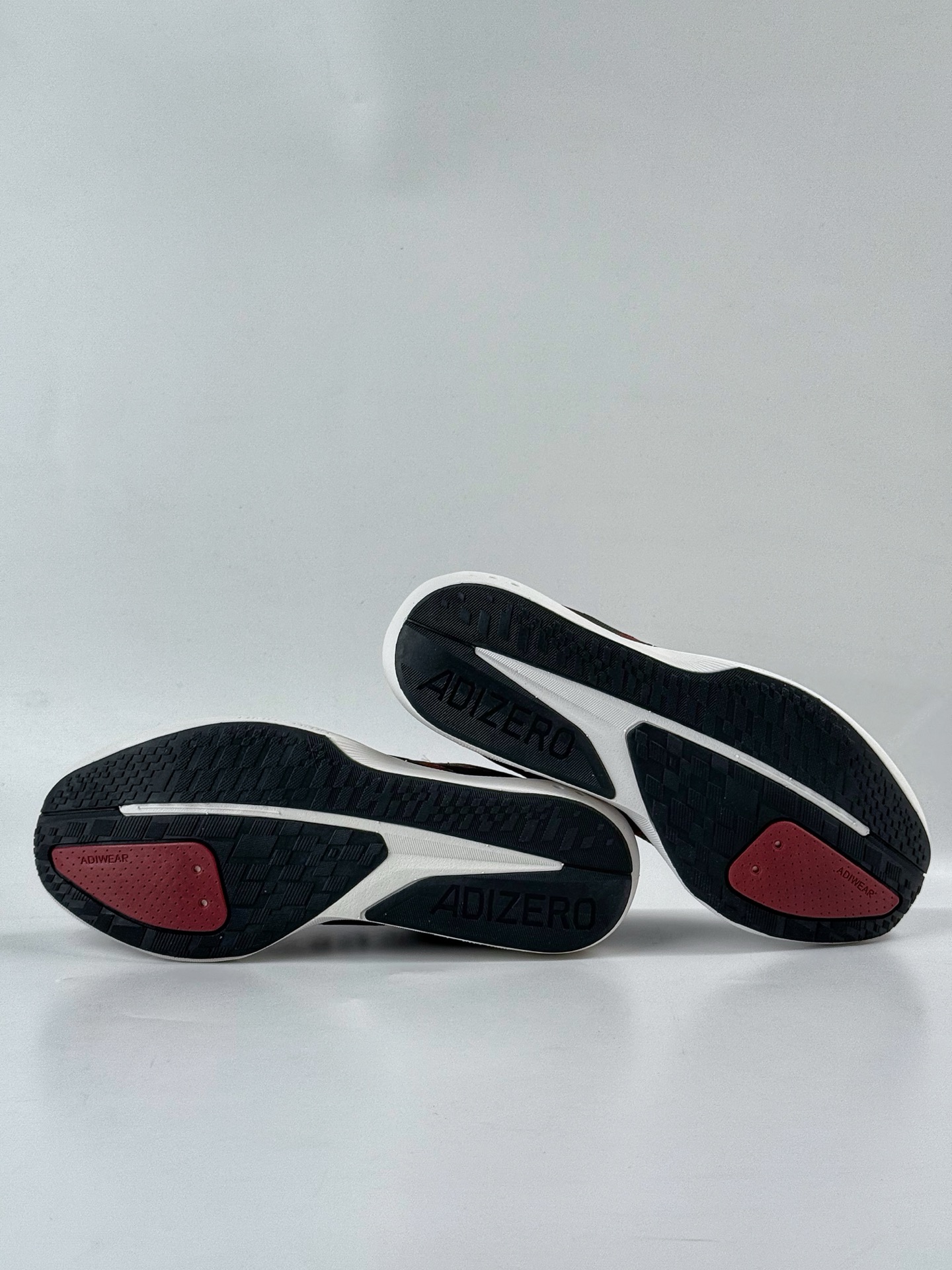 AdidAdizero BK 阿迪超轻透气缓震跑鞋 JP6582