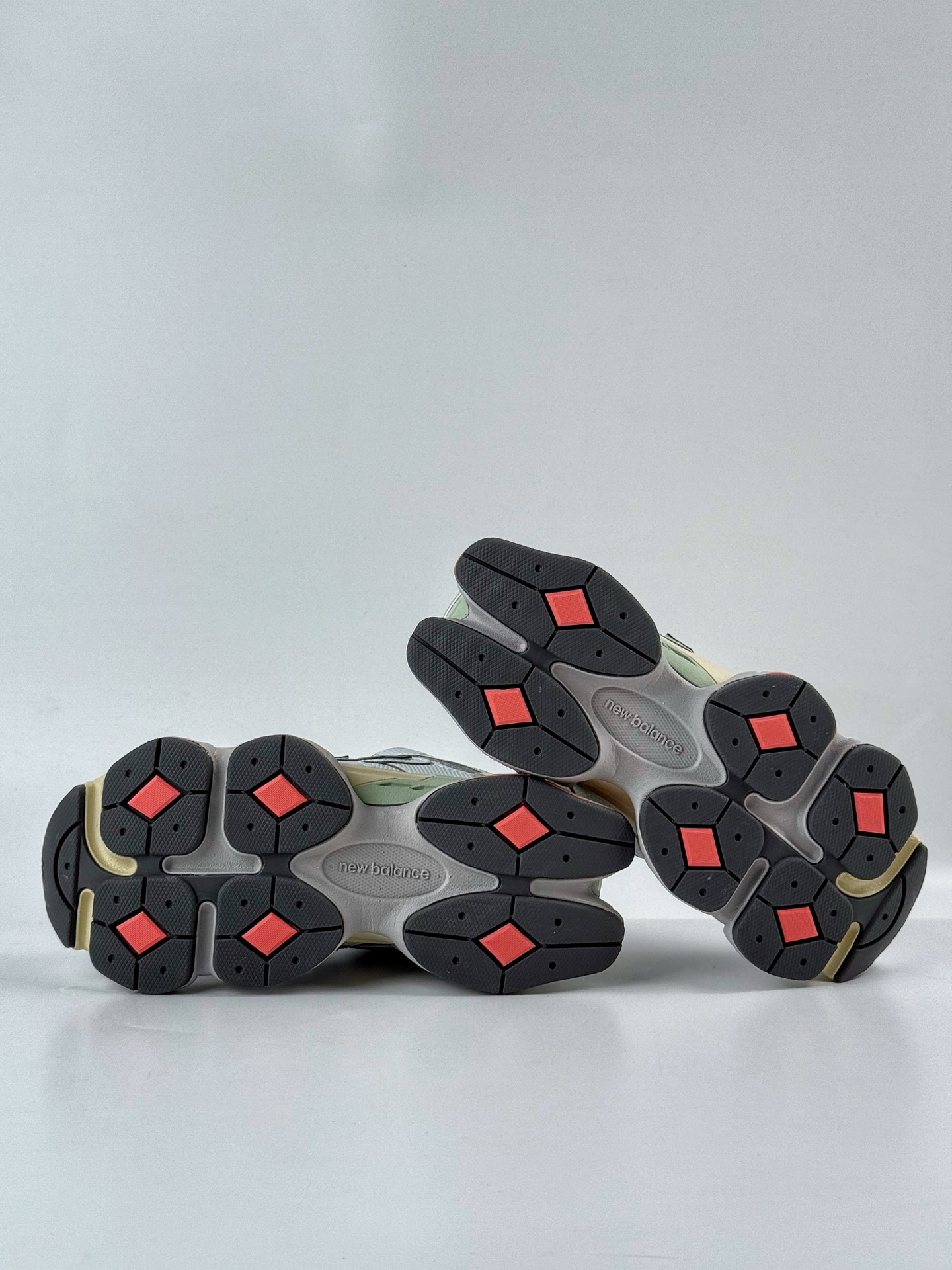 Joe Freshgoods x New Balance 版本 NB9060 联名款 复古休闲运动慢跑鞋  U9060TMB