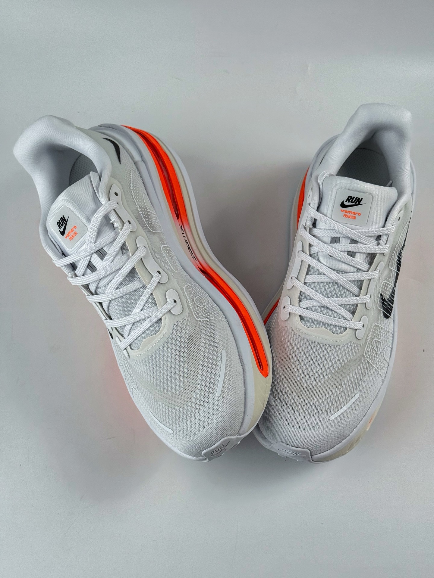 NIKE ZOOM PREMIUM 运动休闲跑鞋 耐克双层厚底 座为耐克的“顶缓”系列 HQ2050-631