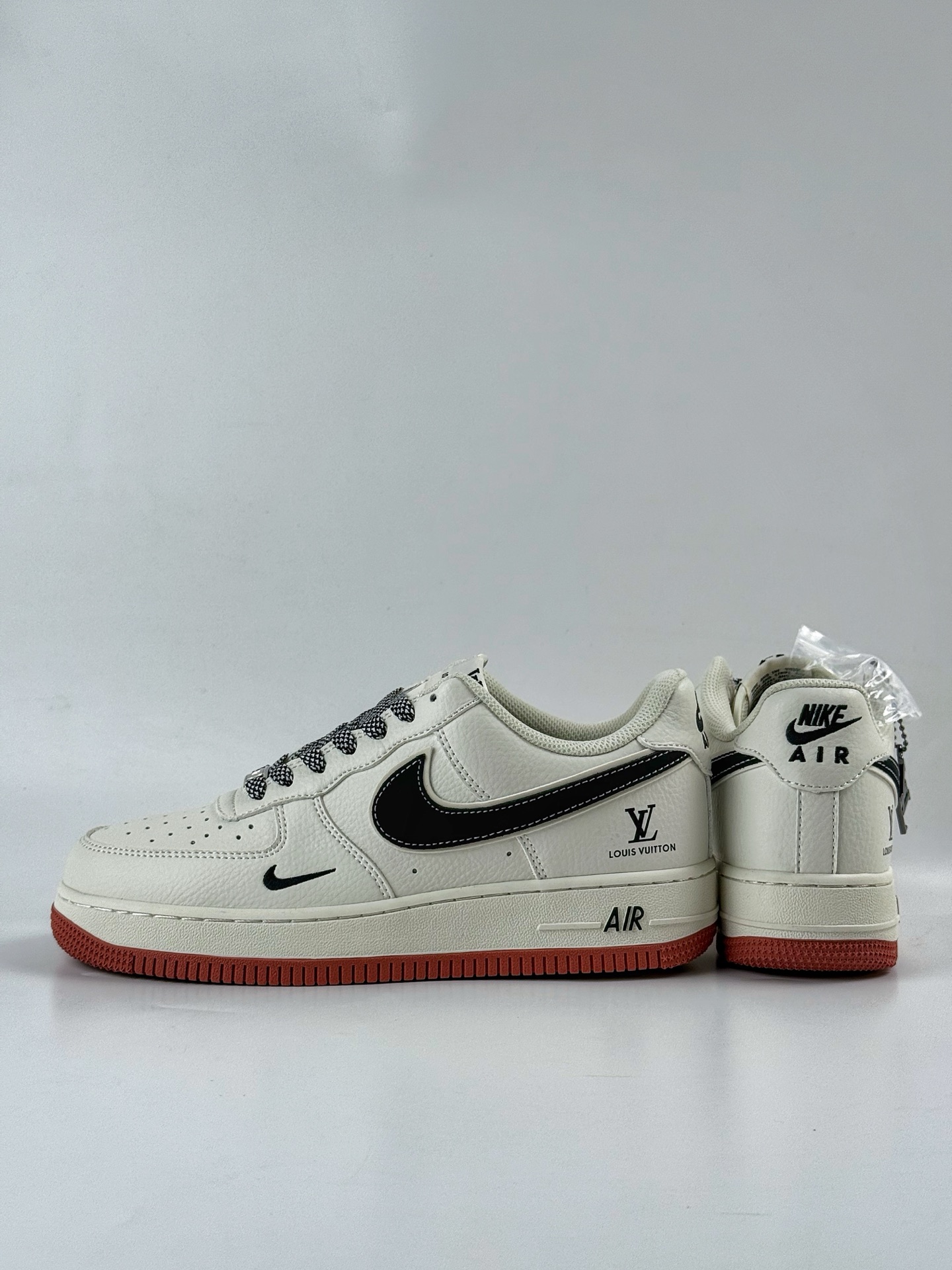 Nike Air Force 1 Low 07 x Louis Vuitton 白黑小勾满天星  CS5288-020