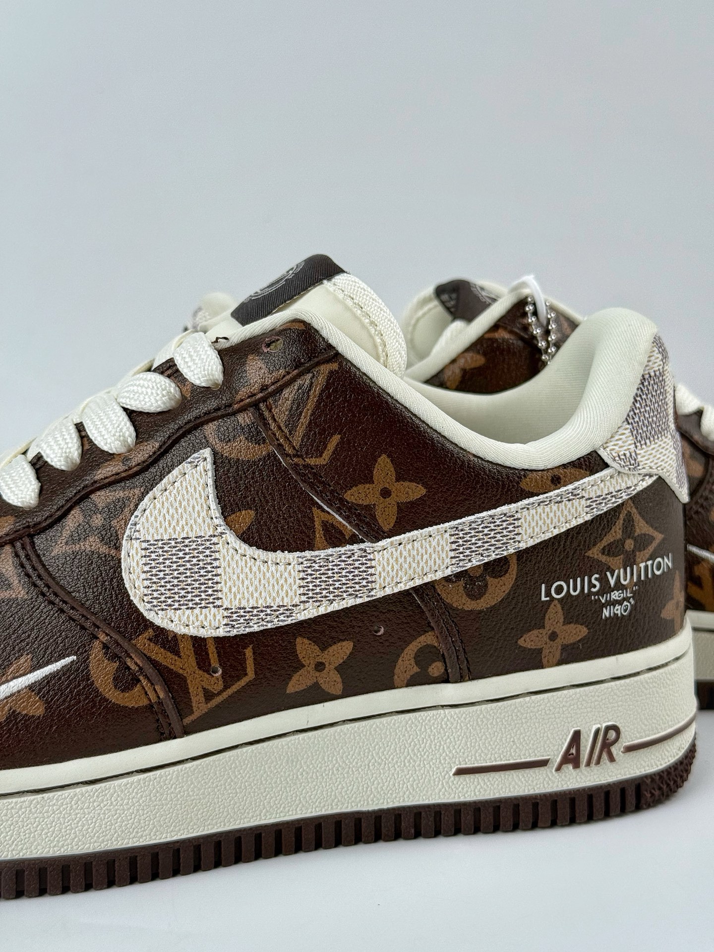 Nike Air Force 1 Low 07 x Louis Vuitton 经典咖啡棕小勾 SC0601-558