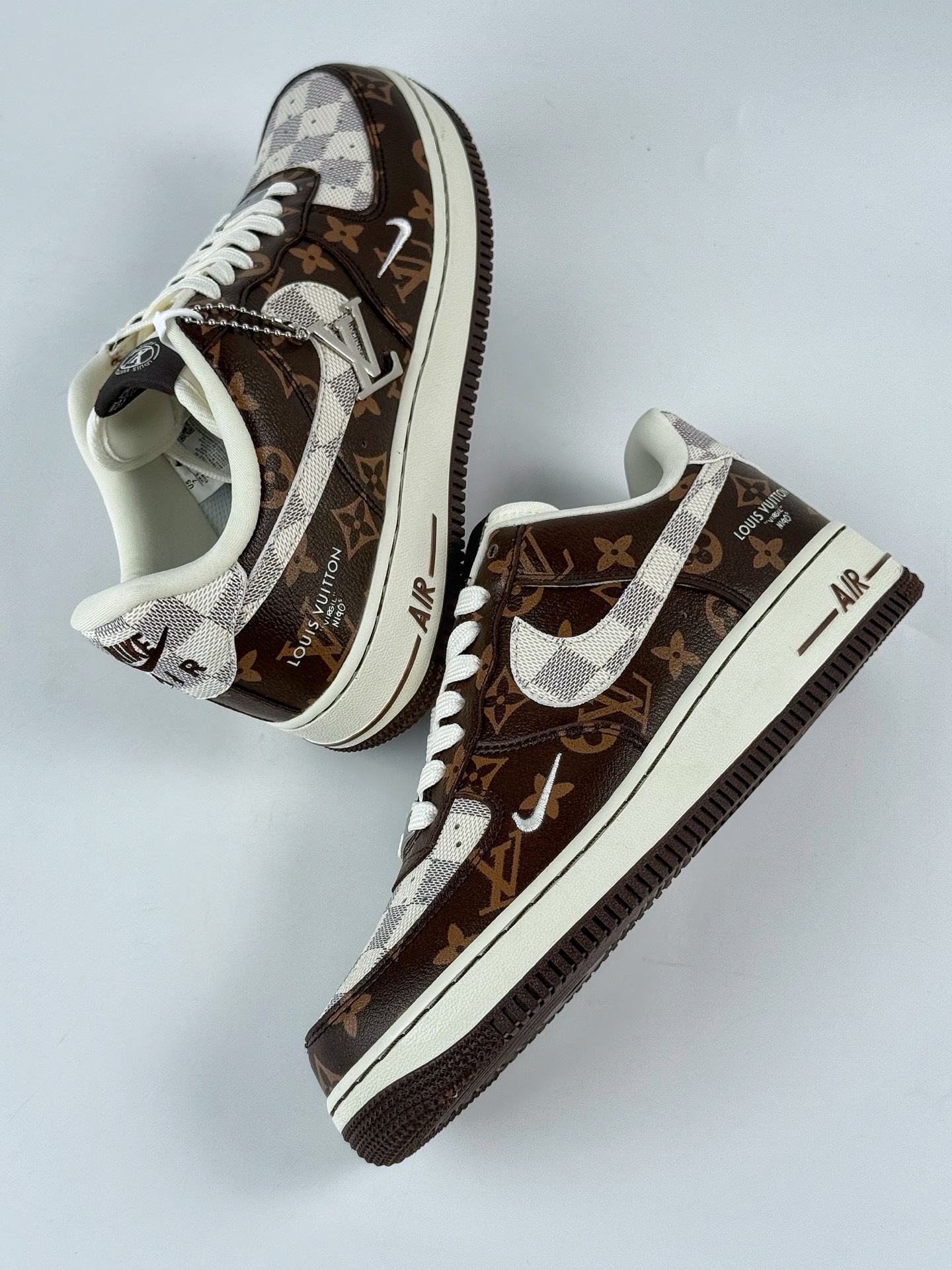 Nike Air Force 1 Low 07 x Louis Vuitton 经典咖啡棕小勾 SC0601-558
