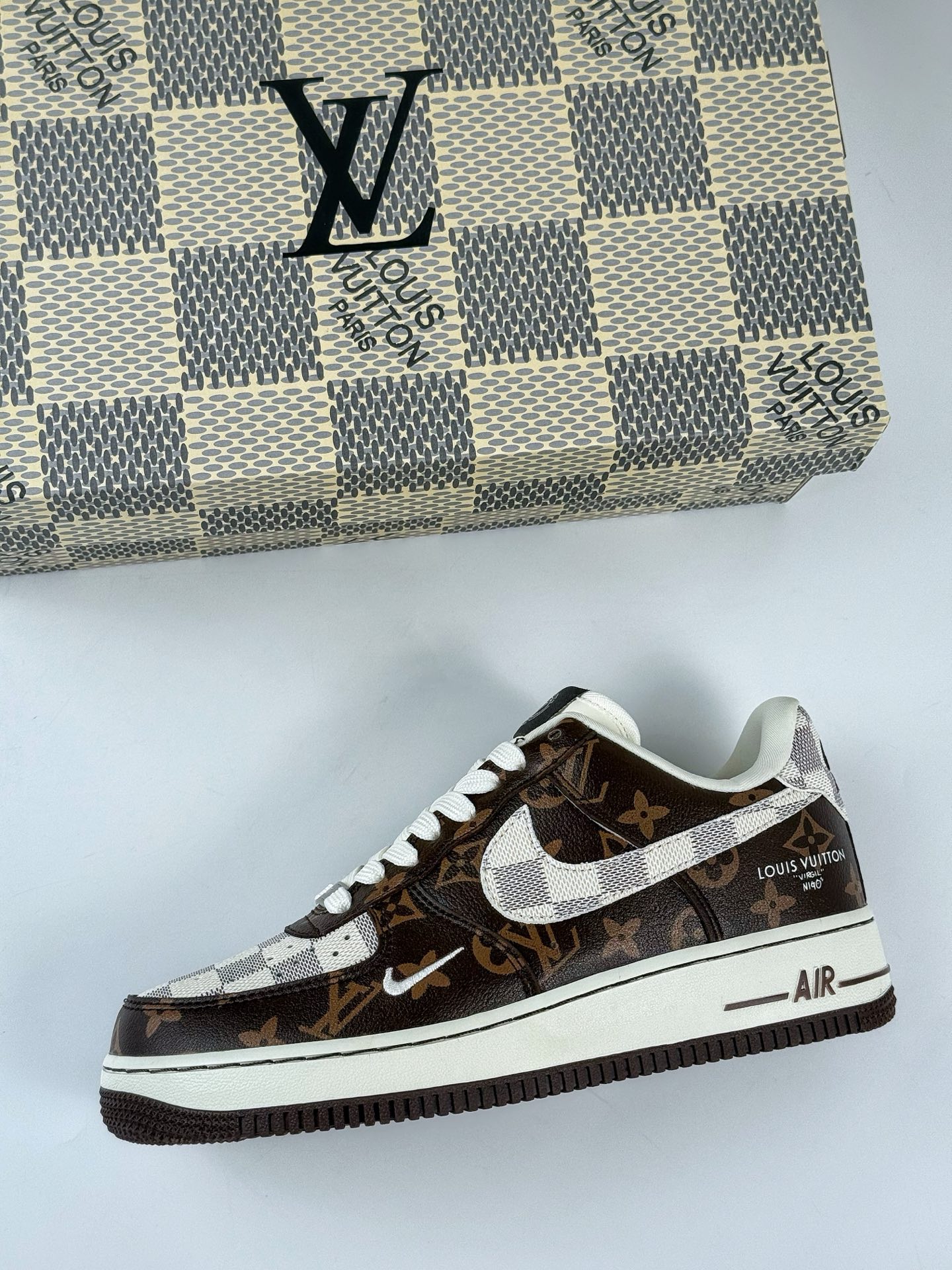 Nike Air Force 1 Low 07 x Louis Vuitton 经典咖啡棕小勾 SC0601-558