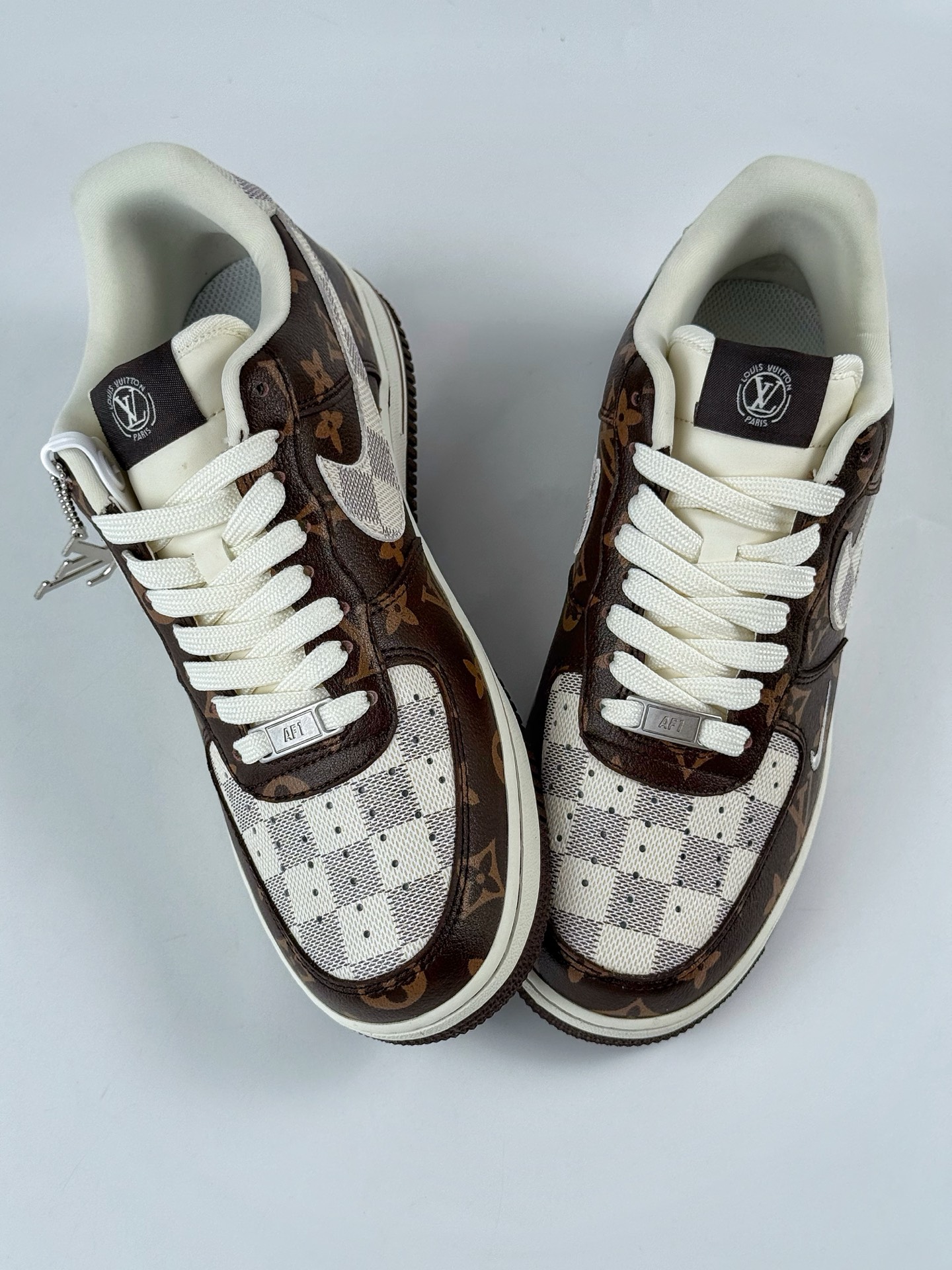 Nike Air Force 1 Low 07 x Louis Vuitton 经典咖啡棕小勾 SC0601-558