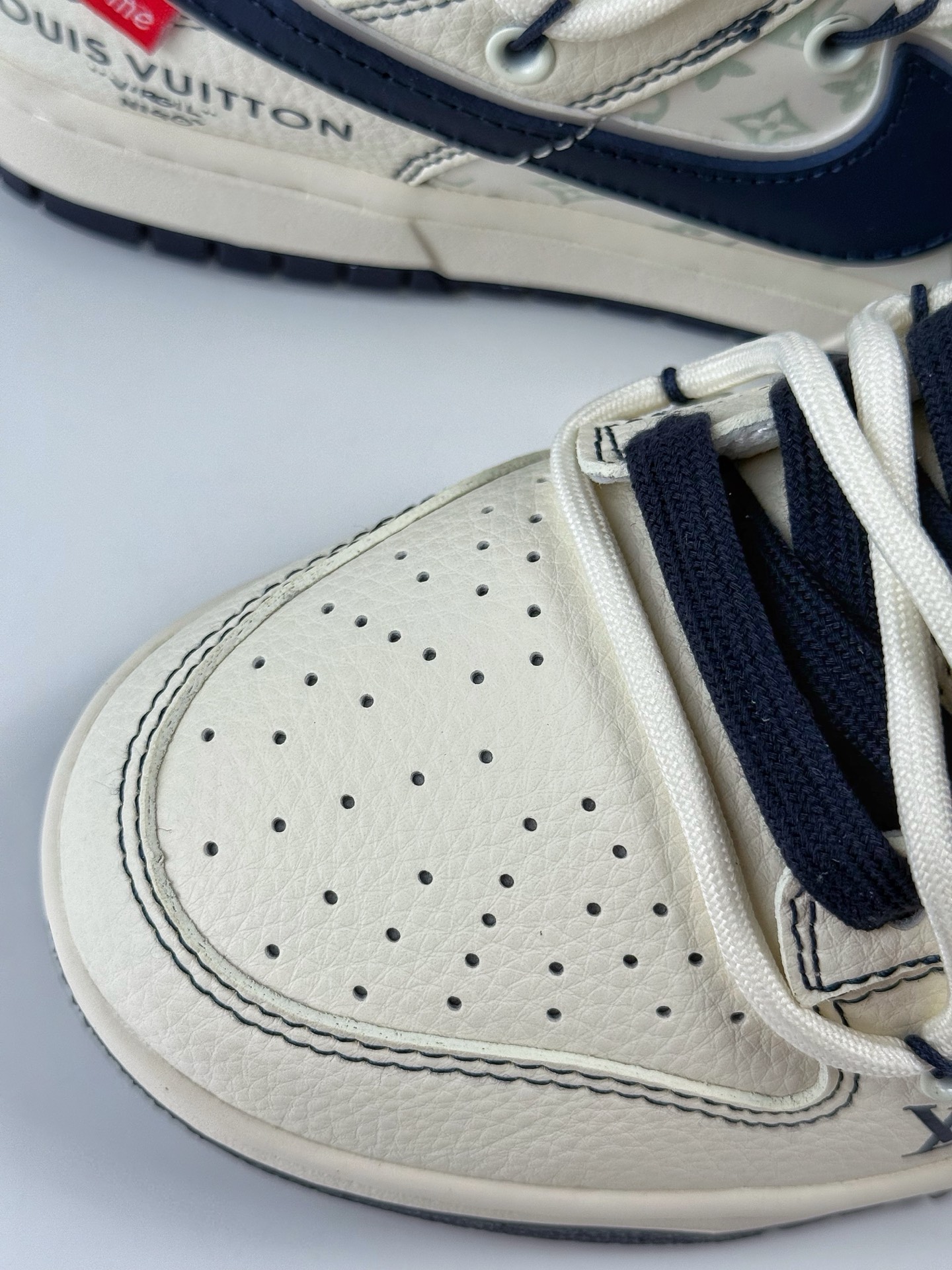 300 Nike SB Dunk Low x Louis Vuitton 米蓝绑带 YX5066-370-Chinese UA Cheap High Quatity Brand Clothes Bags handbags Sneakers wholesale wholesaler seller from China Factory suppliers Fashion Clothing Shoes best Quality Beautiful Price 300 Nike SB Dunk Low x Louis Vuitton 米蓝绑带 YX5066-370