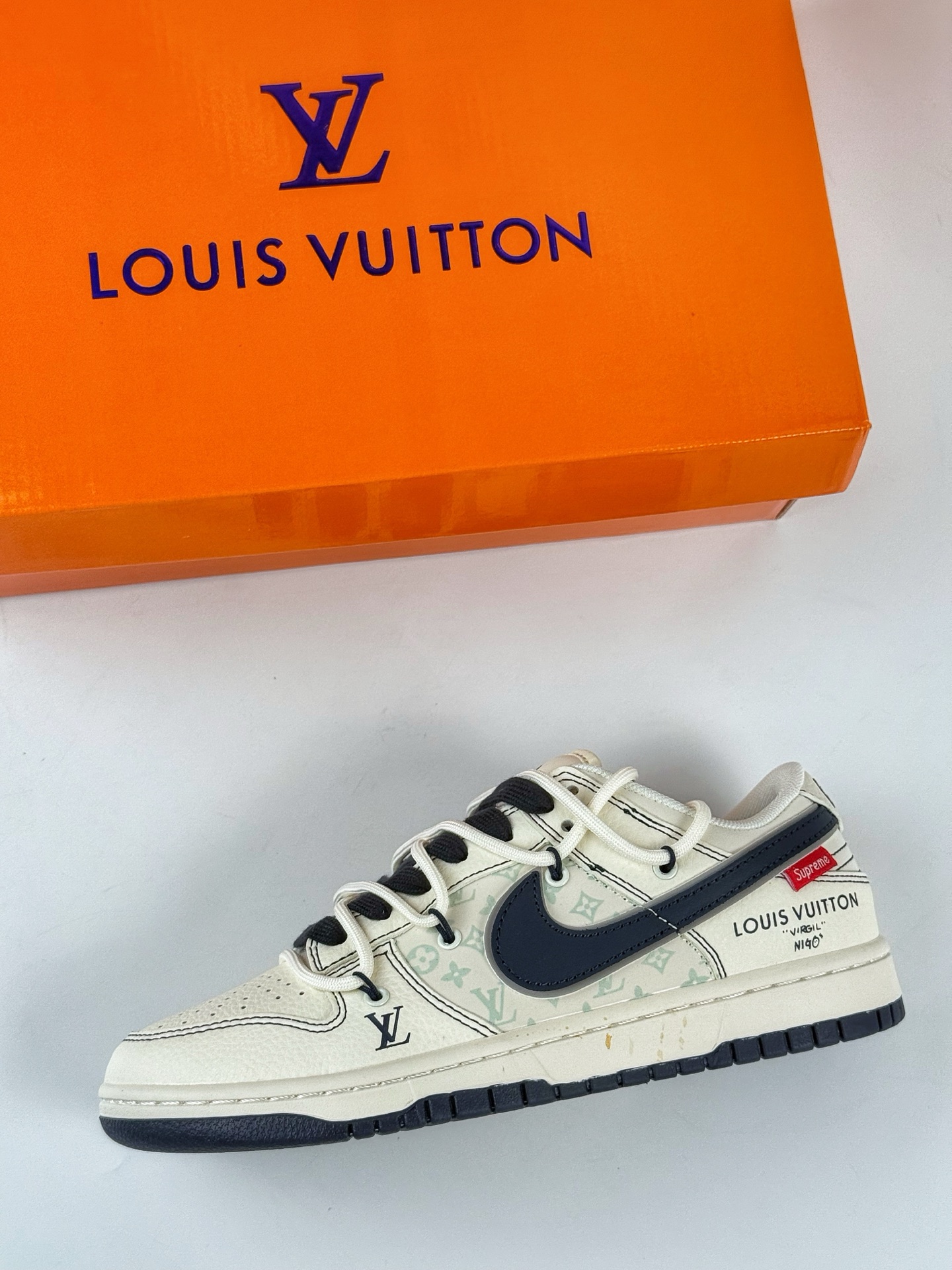 300 Nike SB Dunk Low x Louis Vuitton 米蓝绑带 YX5066-370-Chinese UA Cheap High Quatity Brand Clothes Bags handbags Sneakers wholesale wholesaler seller from China Factory suppliers Fashion Clothing Shoes best Quality Beautiful Price 300 Nike SB Dunk Low x Louis Vuitton 米蓝绑带 YX5066-370