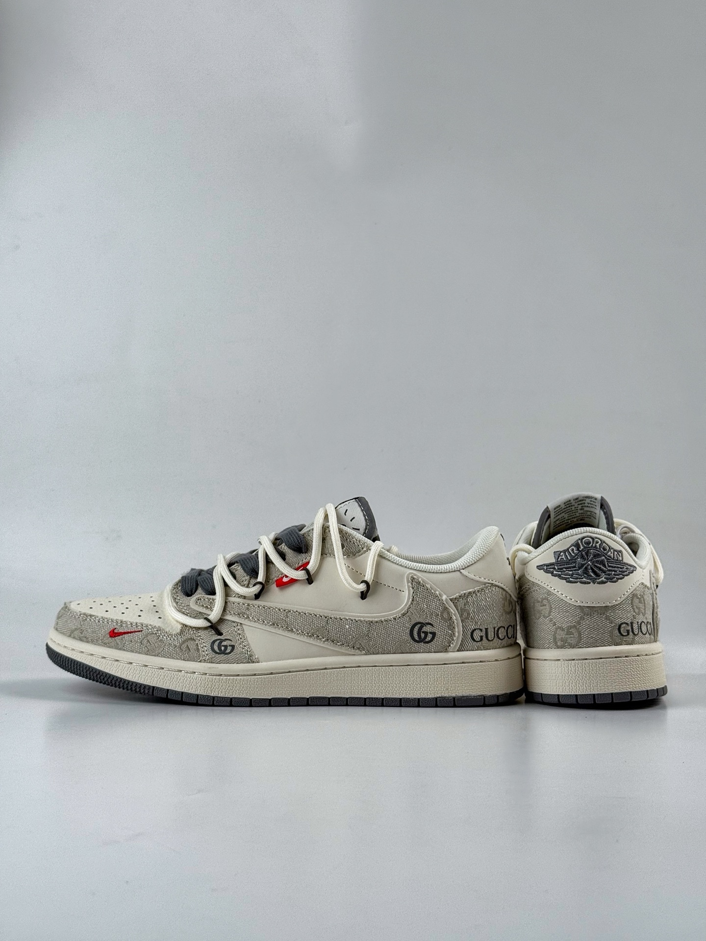 300 Travis Scott x Nike Air Jordan 1 Low x GUCCI Air Jordan 1 Low 反转棕白小勾绑带倒钩  HT5088-601