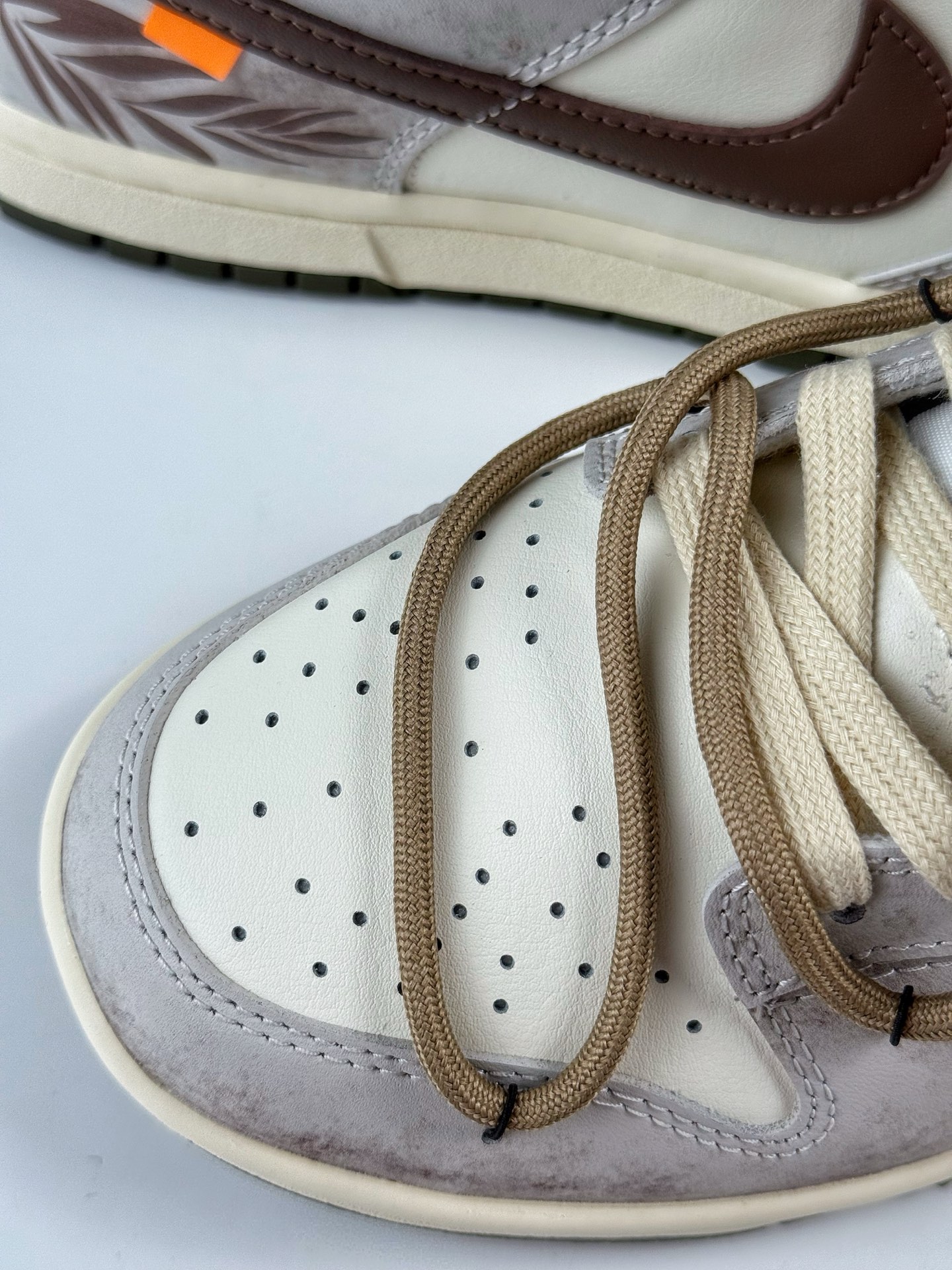 280 Nike SB Dunk Low 羽毛 复古礼盒 舒适百搭 通勤 摩卡 HF5441-102-Chinese UA Cheap High Quatity Brand Clothes Bags handbags Sneakers wholesale wholesaler seller from China Factory suppliers Fashion Clothing Shoes best Quality Beautiful Price 280 Nike SB Dunk Low 羽毛 复古礼盒 舒适百搭 通勤 摩卡 HF5441-102