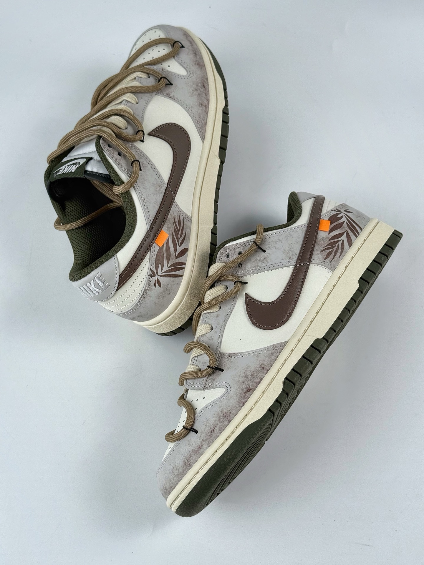 280 Nike SB Dunk Low 羽毛 复古礼盒 舒适百搭 通勤 摩卡 HF5441-102-Chinese UA Cheap High Quatity Brand Clothes Bags handbags Sneakers wholesale wholesaler seller from China Factory suppliers Fashion Clothing Shoes best Quality Beautiful Price 280 Nike SB Dunk Low 羽毛 复古礼盒 舒适百搭 通勤 摩卡 HF5441-102