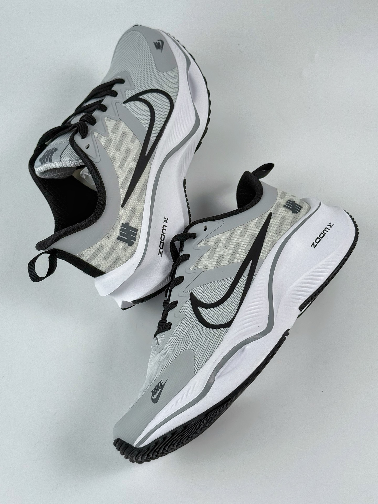 200 NIKE ZOOM PLUS x UNDEFEATED 全新跑鞋 CK4318-148-Chinese UA Cheap High Quatity Brand Clothes Bags handbags Sneakers wholesale wholesaler seller from China Factory suppliers Fashion Clothing Shoes best Quality Beautiful Price 200 NIKE ZOOM PLUS x UNDEFEATED 全新跑鞋 CK4318-148