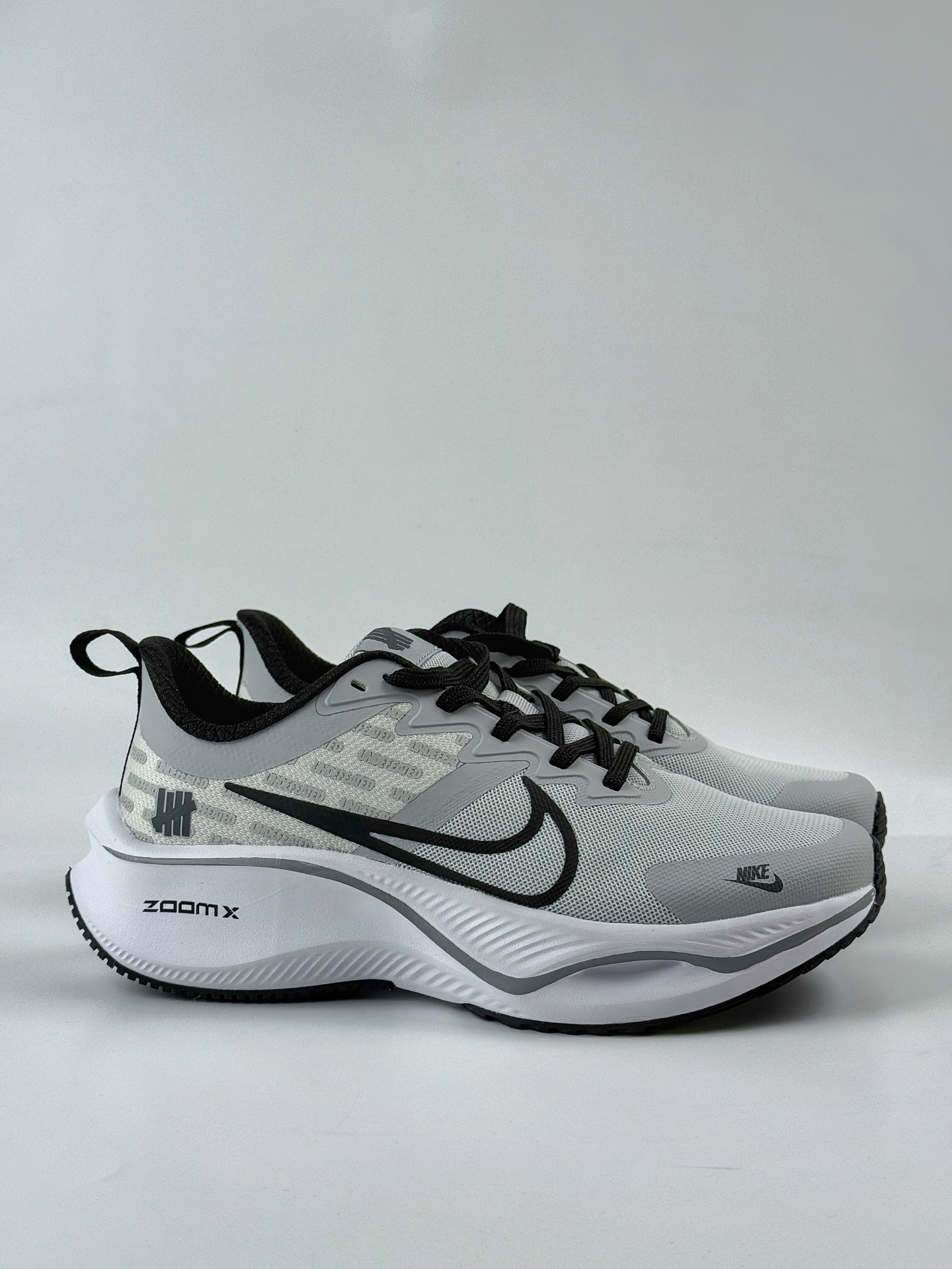 200 NIKE ZOOM PLUS x UNDEFEATED 全新跑鞋 CK4318-148-Chinese UA Cheap High Quatity Brand Clothes Bags handbags Sneakers wholesale wholesaler seller from China Factory suppliers Fashion Clothing Shoes best Quality Beautiful Price 200 NIKE ZOOM PLUS x UNDEFEATED 全新跑鞋 CK4318-148