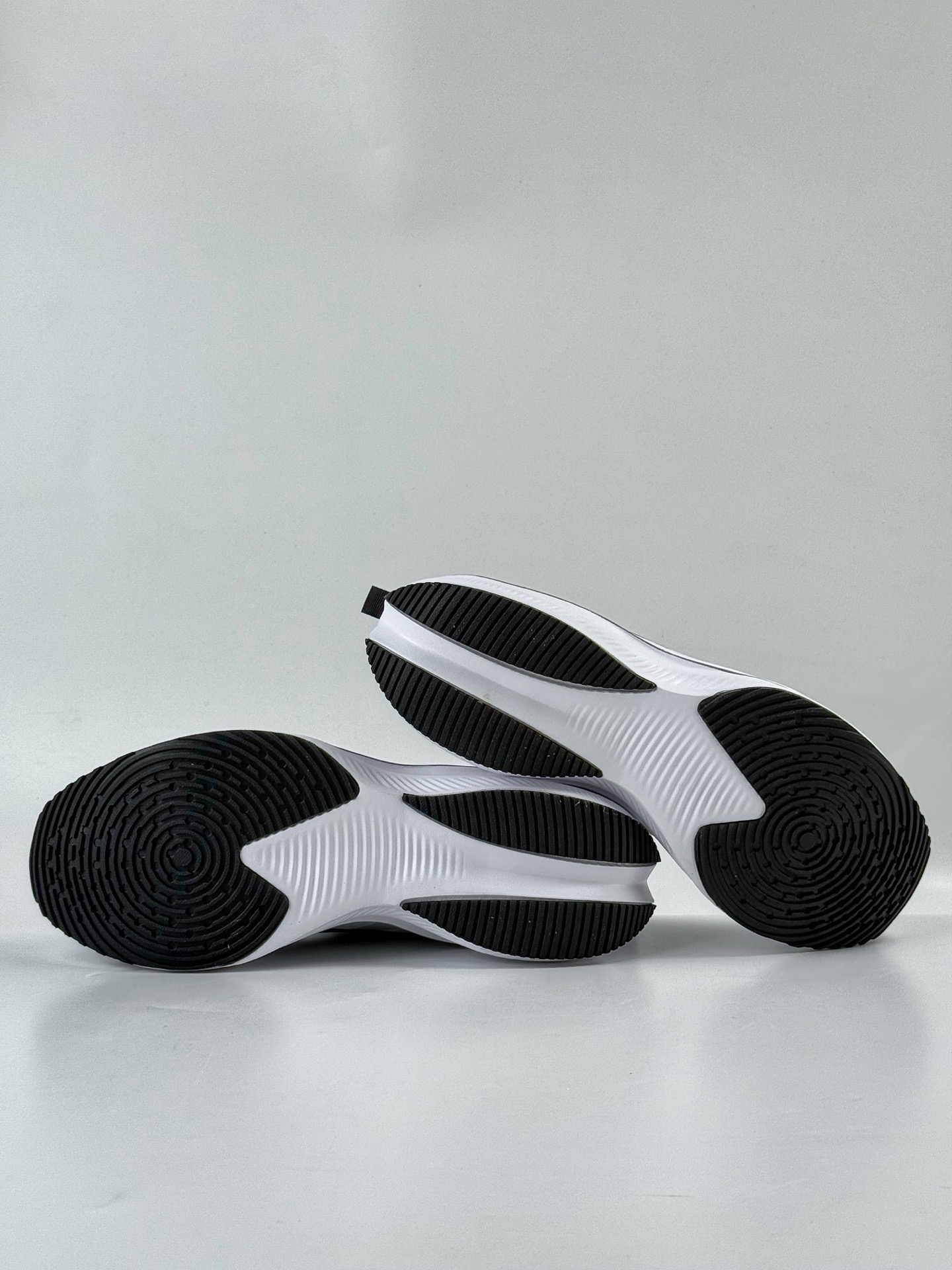 200 NIKE ZOOM PLUS x UNDEFEATED 全新跑鞋 CK4318-148-Chinese UA Cheap High Quatity Brand Clothes Bags handbags Sneakers wholesale wholesaler seller from China Factory suppliers Fashion Clothing Shoes best Quality Beautiful Price 200 NIKE ZOOM PLUS x UNDEFEATED 全新跑鞋 CK4318-148