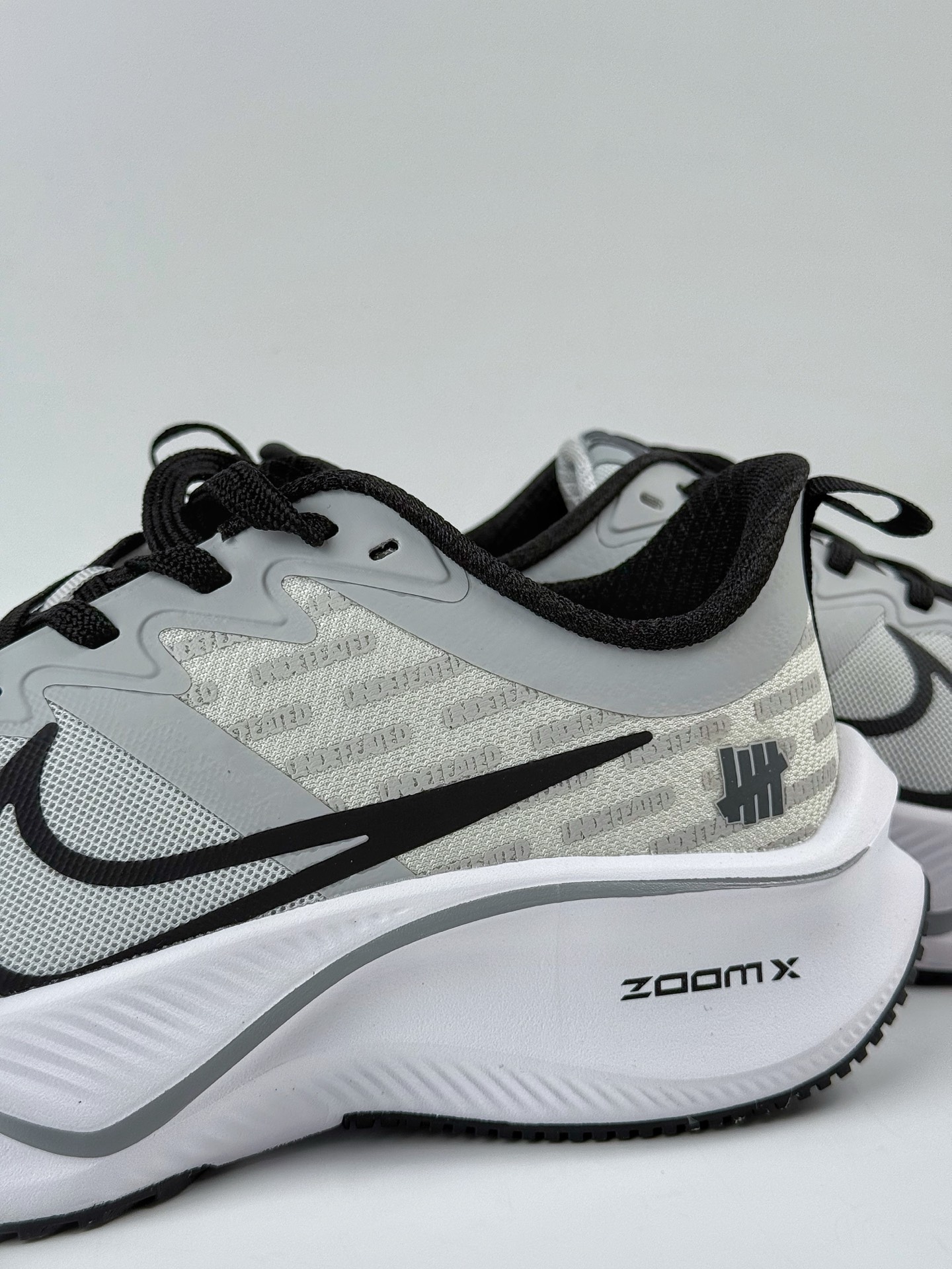 200 NIKE ZOOM PLUS x UNDEFEATED 全新跑鞋 CK4318-148-Chinese UA Cheap High Quatity Brand Clothes Bags handbags Sneakers wholesale wholesaler seller from China Factory suppliers Fashion Clothing Shoes best Quality Beautiful Price 200 NIKE ZOOM PLUS x UNDEFEATED 全新跑鞋 CK4318-148