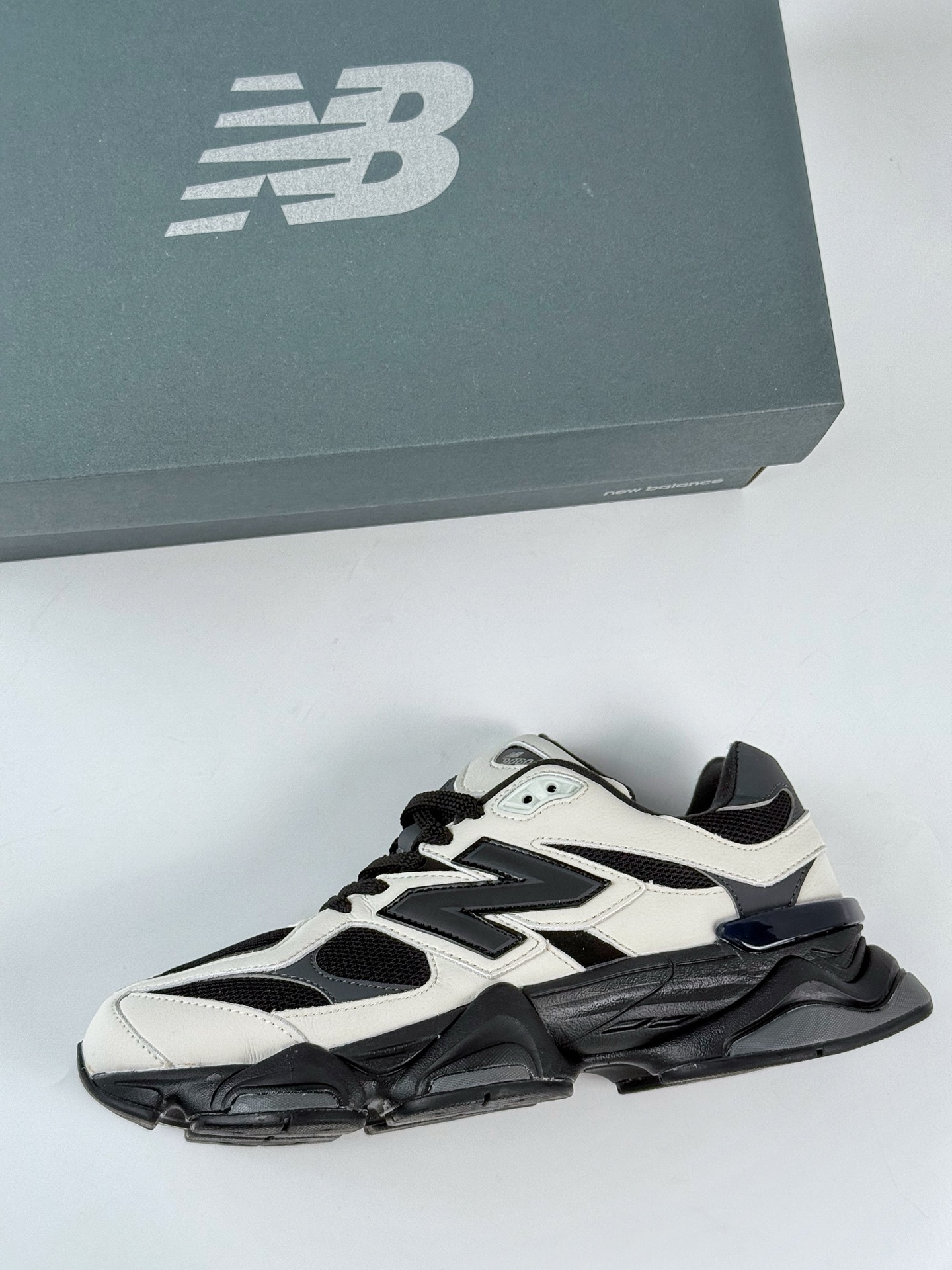200 Joe Freshgoods x New Balance 版本 NB9060 联名款 复古休闲运动慢跑鞋 U9060ZBS-Chinese UA Cheap High Quatity Brand Clothes Bags handbags Sneakers wholesale wholesaler seller from China Factory suppliers Fashion Clothing Shoes best Quality Beautiful Price 200 Joe Freshgoods x New Balance 版本 NB9060 联名款 复古休闲运动慢跑鞋 U9060ZBS