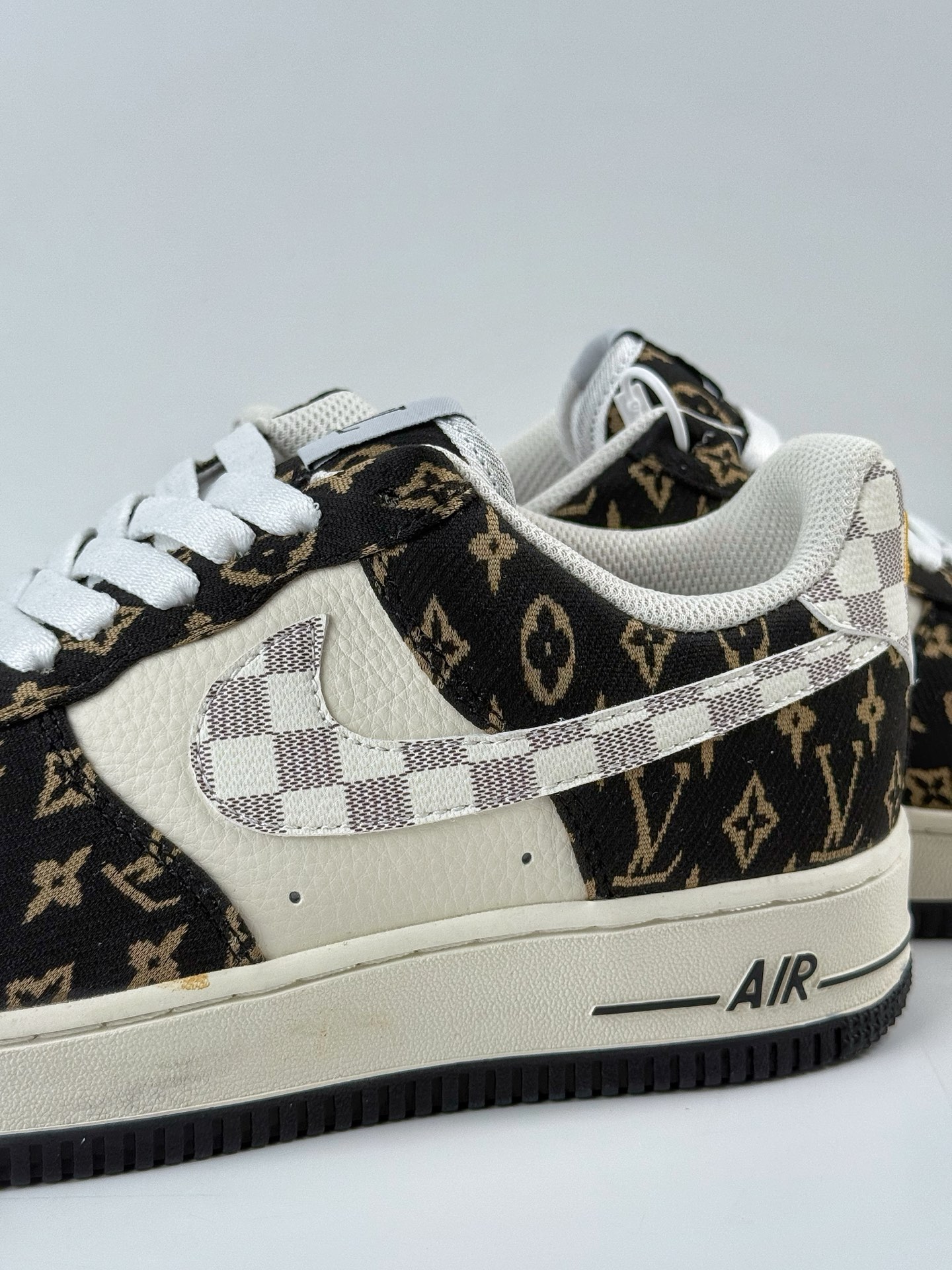 260 Nike Air Force 1 Low 07 x Louis Vuitton 黑白 BZ68808-104-Chinese UA Cheap High Quatity Brand Clothes Bags handbags Sneakers wholesale wholesaler seller from China Factory suppliers Fashion Clothing Shoes best Quality Beautiful Price 260 Nike Air Force 1 Low 07 x Louis Vuitton 黑白 BZ68808-104