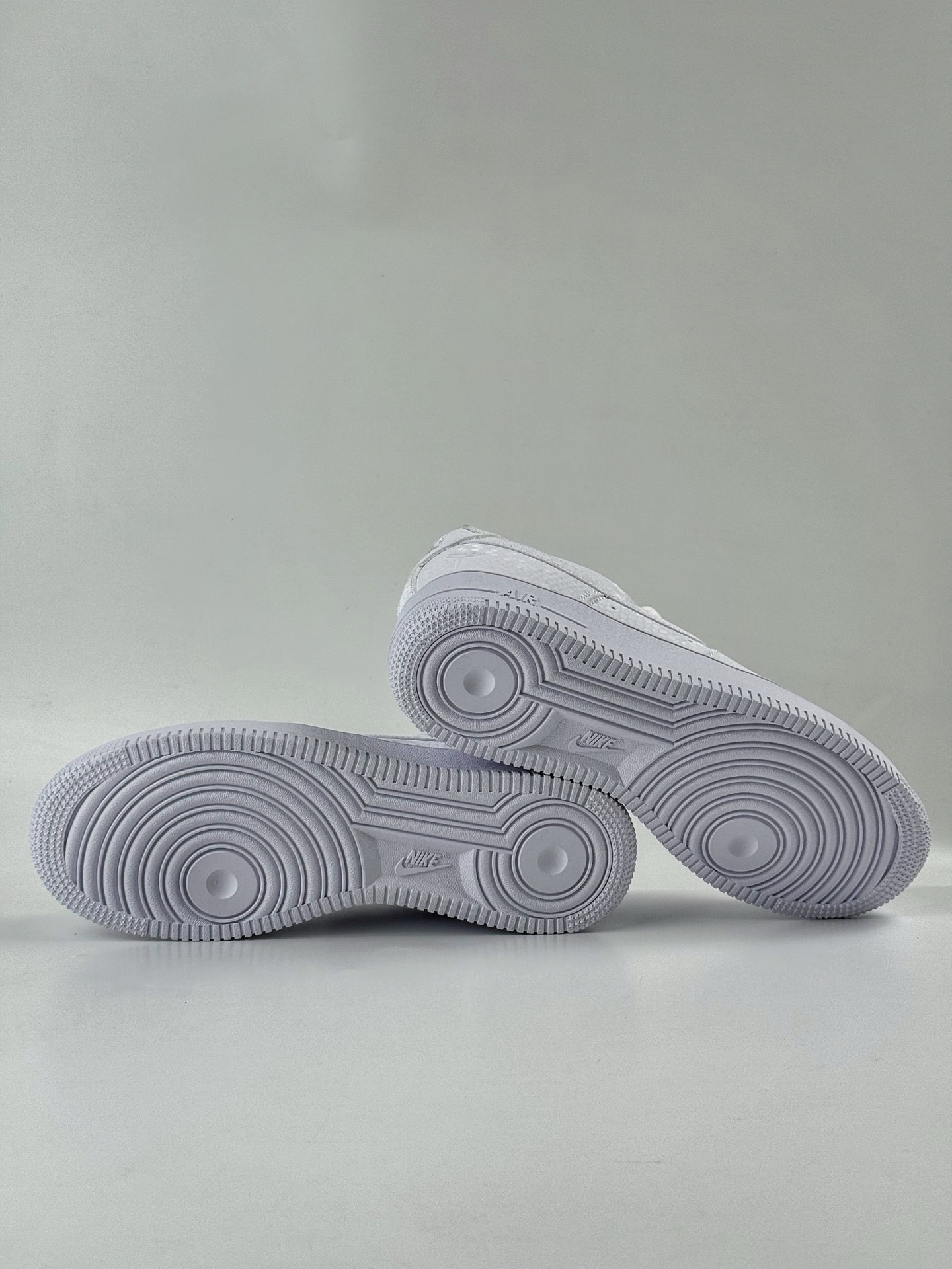 200 Nike Air Force 1 Low 07 专属logo(曼巴蛇图案)纯白 IB0018-100-Chinese UA Cheap High Quatity Brand Clothes Bags handbags Sneakers wholesale wholesaler seller from China Factory suppliers Fashion Clothing Shoes best Quality Beautiful Price 200 Nike Air Force 1 Low 07 专属logo(曼巴蛇图案)纯白 IB0018-100