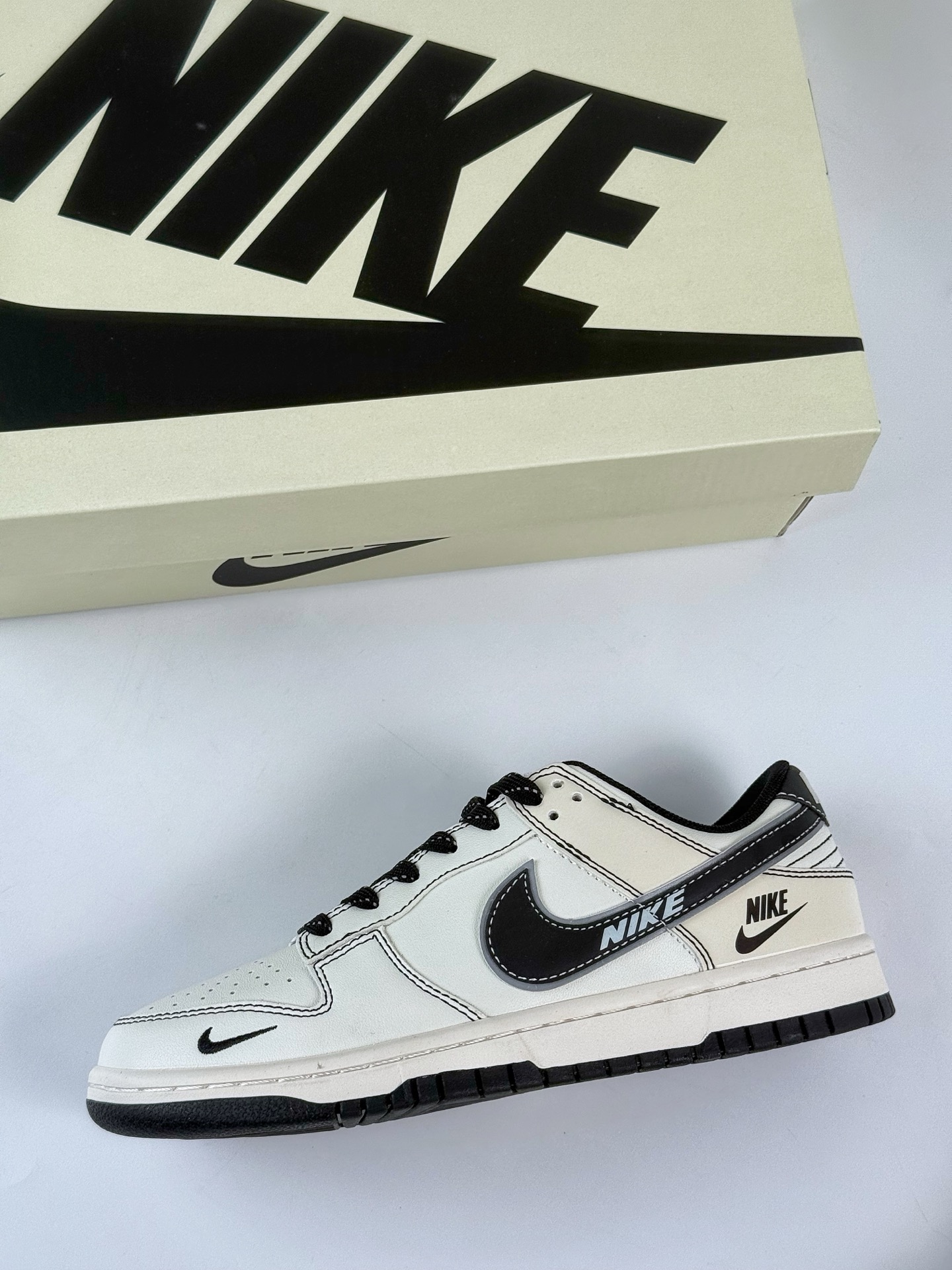 280 Nike SB Dunk Low x NIKE 白黑双小勾满天星 CS1688-116-Chinese UA Cheap High Quatity Brand Clothes Bags handbags Sneakers wholesale wholesaler seller from China Factory suppliers Fashion Clothing Shoes best Quality Beautiful Price 280 Nike SB Dunk Low x NIKE 白黑双小勾满天星 CS1688-116