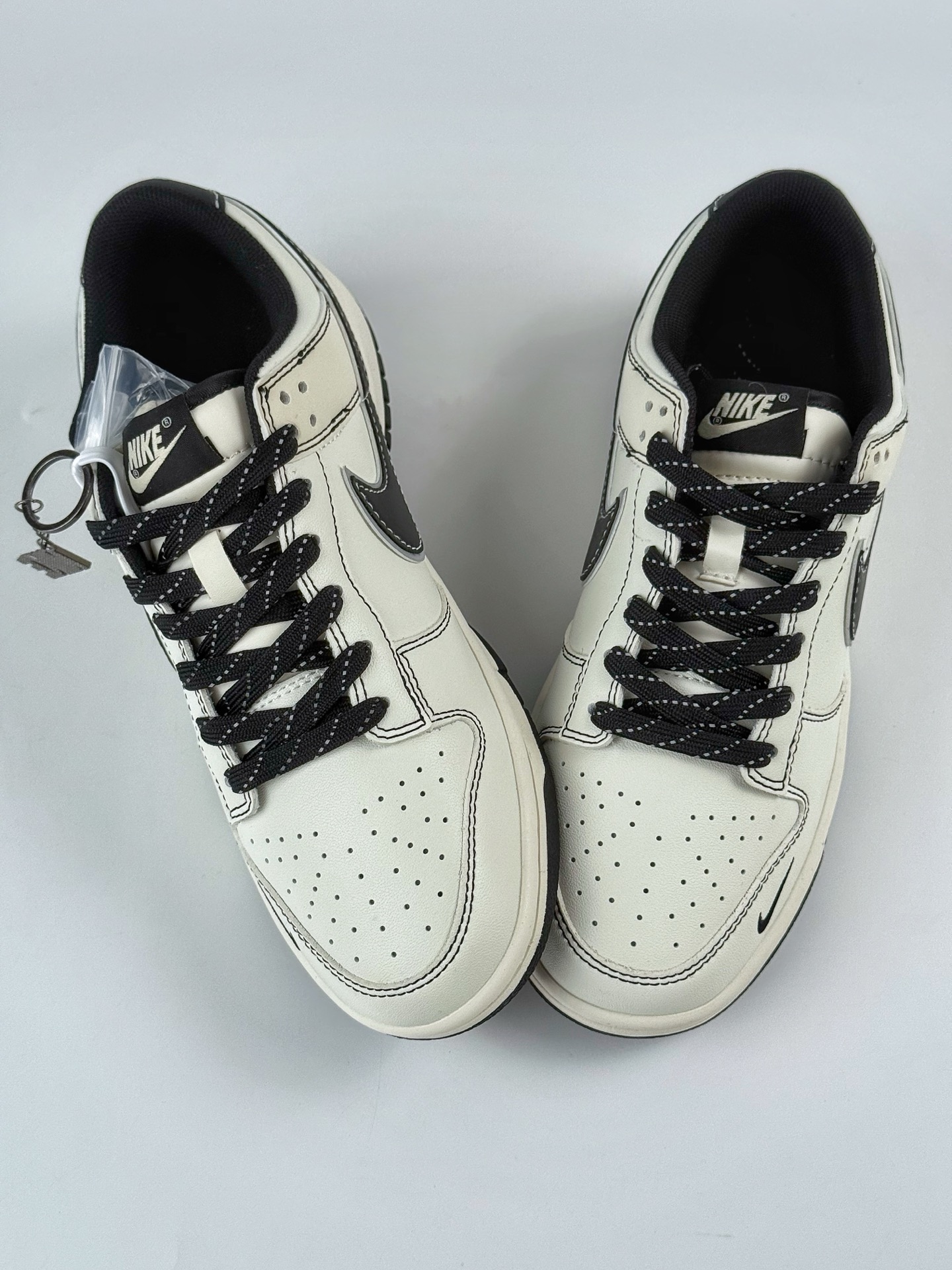 280 Nike SB Dunk Low x NIKE 白黑双小勾满天星 CS1688-116-Chinese UA Cheap High Quatity Brand Clothes Bags handbags Sneakers wholesale wholesaler seller from China Factory suppliers Fashion Clothing Shoes best Quality Beautiful Price 280 Nike SB Dunk Low x NIKE 白黑双小勾满天星 CS1688-116