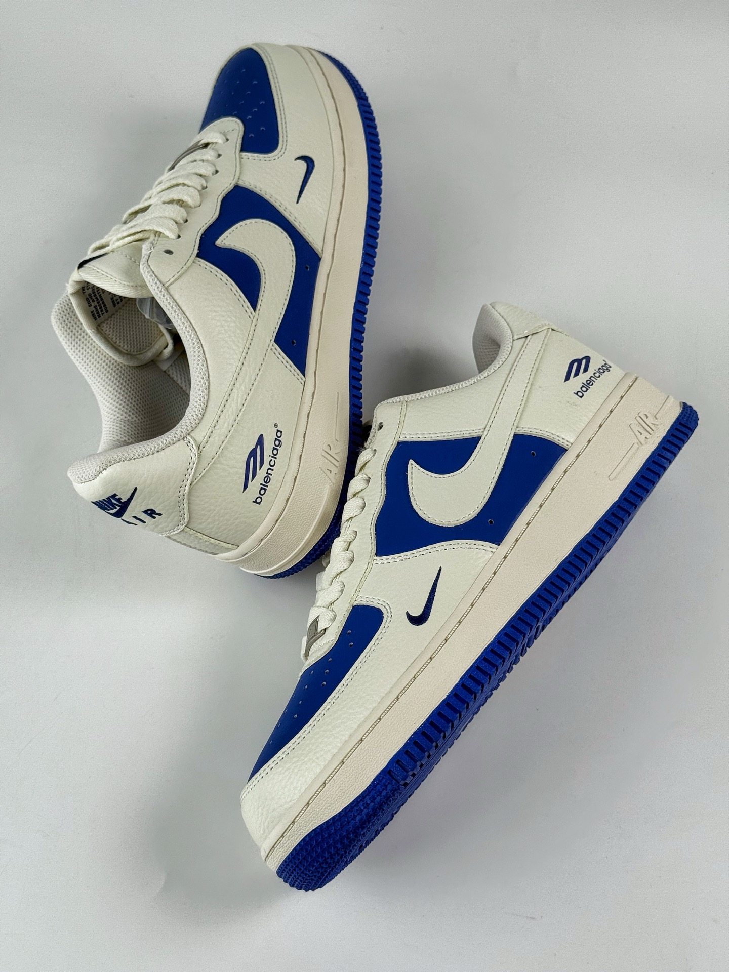 260 Nike Air Force 1 Low 07 x Balenciaga 白蓝小勾 KX2532-501-Chinese UA Cheap High Quatity Brand Clothes Bags handbags Sneakers wholesale wholesaler seller from China Factory suppliers Fashion Clothing Shoes best Quality Beautiful Price 260 Nike Air Force 1 Low 07 x Balenciaga 白蓝小勾 KX2532-501