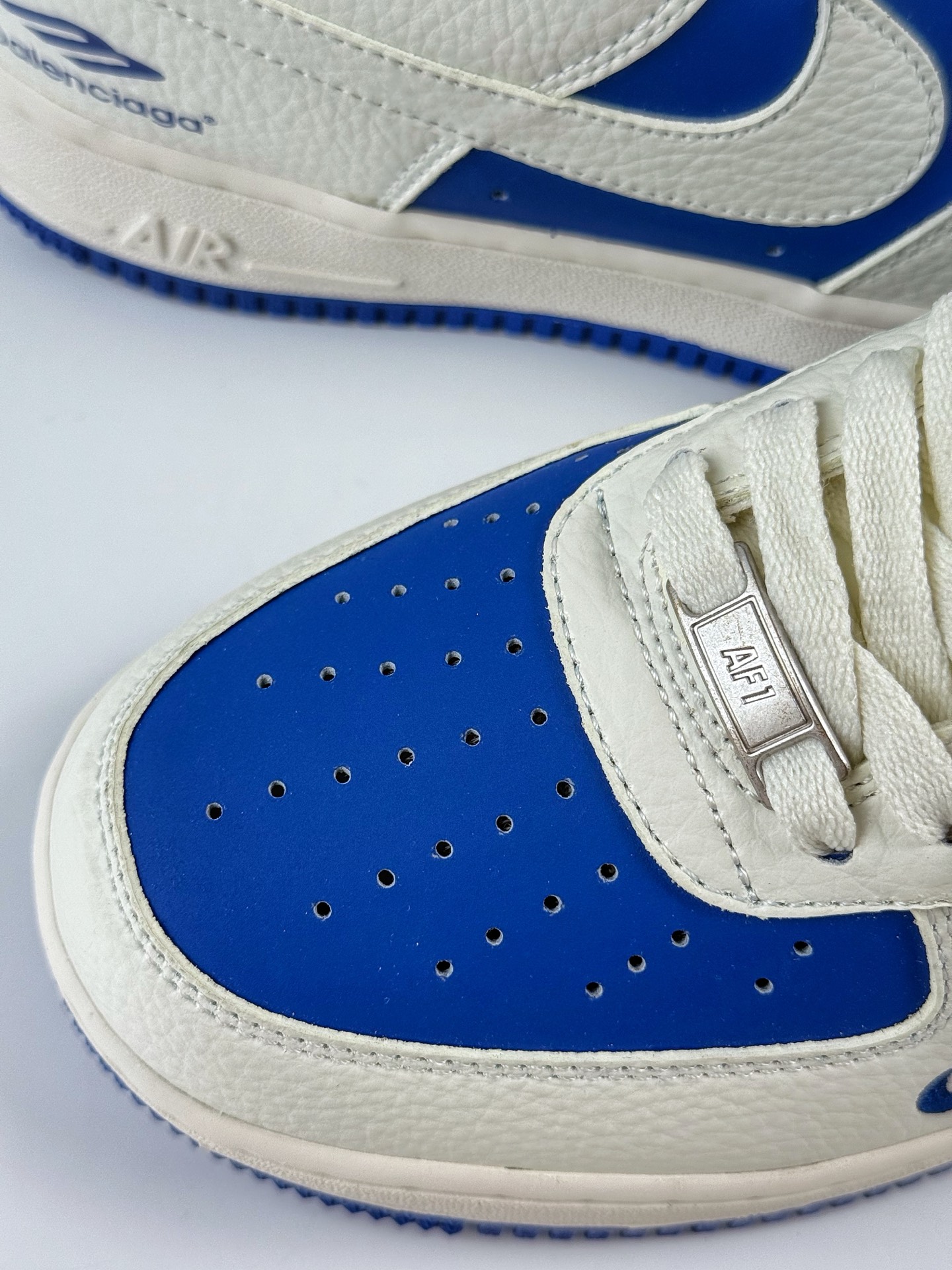 260 Nike Air Force 1 Low 07 x Balenciaga 白蓝小勾 KX2532-501-Chinese UA Cheap High Quatity Brand Clothes Bags handbags Sneakers wholesale wholesaler seller from China Factory suppliers Fashion Clothing Shoes best Quality Beautiful Price 260 Nike Air Force 1 Low 07 x Balenciaga 白蓝小勾 KX2532-501
