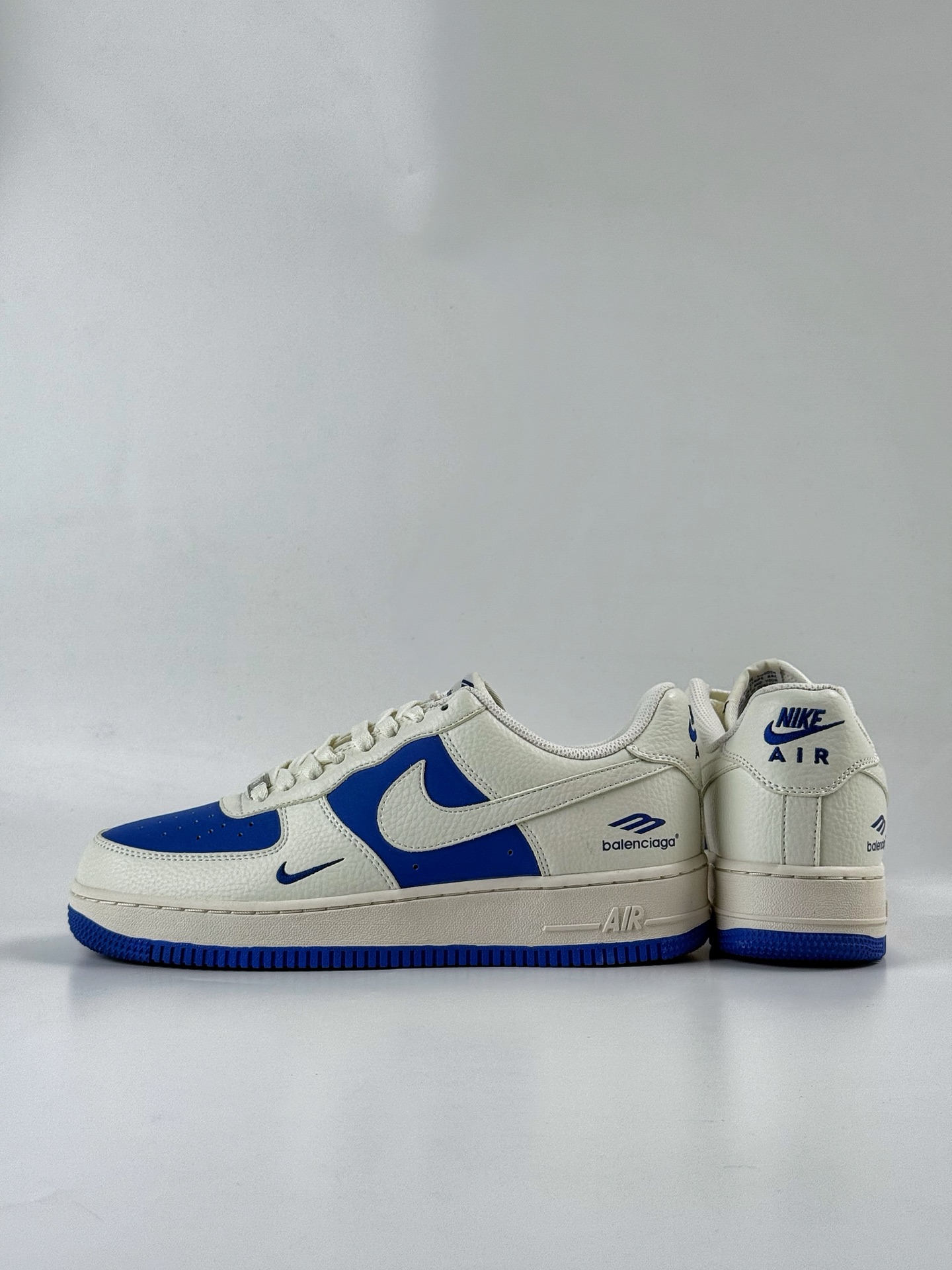 260 Nike Air Force 1 Low 07 x Balenciaga 白蓝小勾 KX2532-501-Chinese UA Cheap High Quatity Brand Clothes Bags handbags Sneakers wholesale wholesaler seller from China Factory suppliers Fashion Clothing Shoes best Quality Beautiful Price 260 Nike Air Force 1 Low 07 x Balenciaga 白蓝小勾 KX2532-501