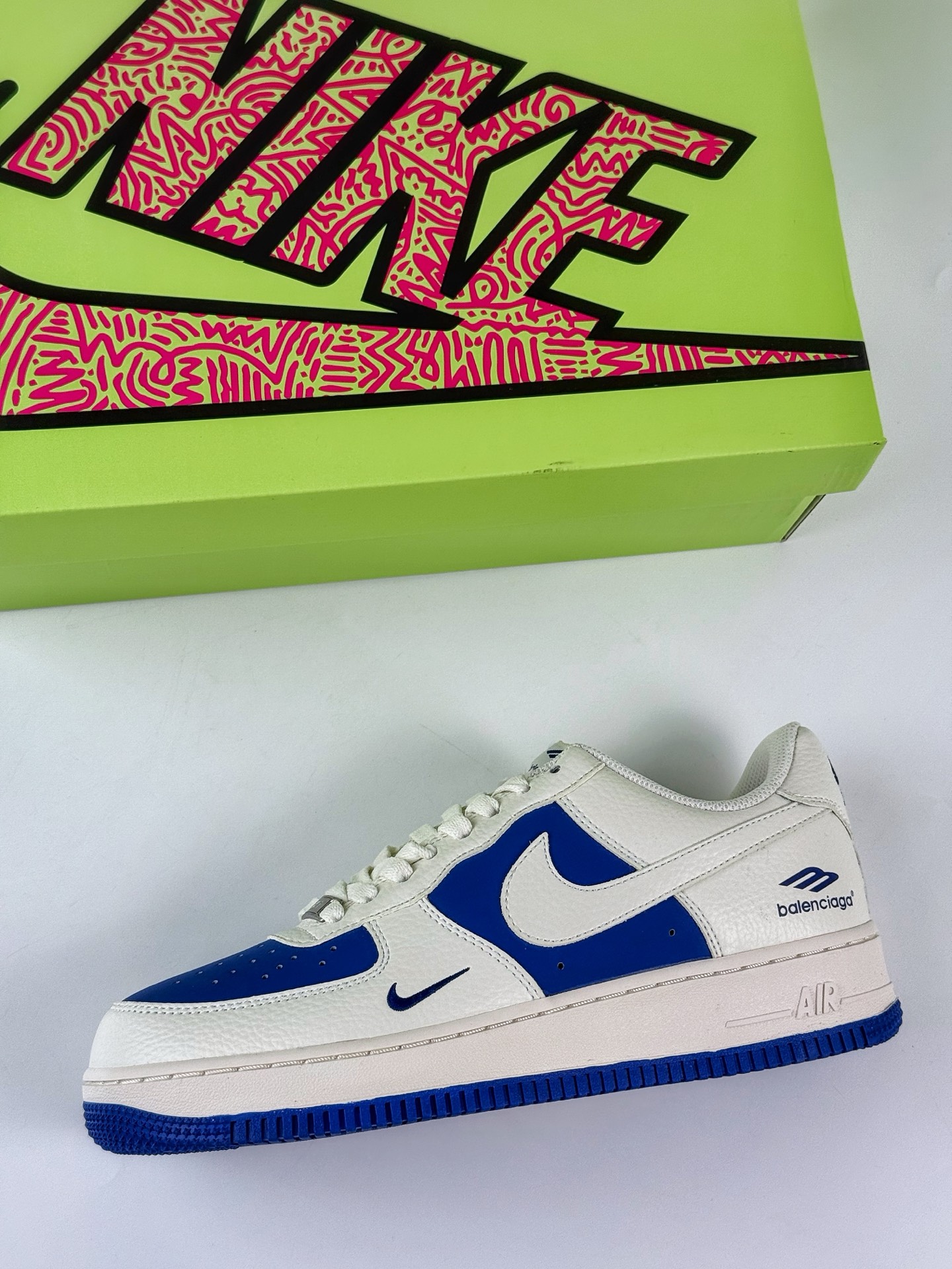 260 Nike Air Force 1 Low 07 x Balenciaga 白蓝小勾 KX2532-501-Chinese UA Cheap High Quatity Brand Clothes Bags handbags Sneakers wholesale wholesaler seller from China Factory suppliers Fashion Clothing Shoes best Quality Beautiful Price 260 Nike Air Force 1 Low 07 x Balenciaga 白蓝小勾 KX2532-501