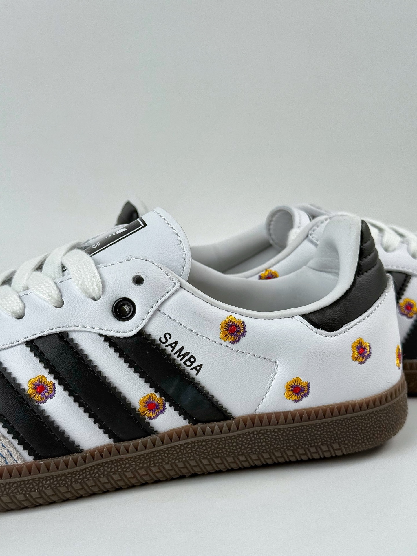 160 adidoriginals Samba OG 灰白小花 IF4398-Chinese UA Cheap High Quatity Brand Clothes Bags handbags Sneakers wholesale wholesaler seller from China Factory suppliers Fashion Clothing Shoes best Quality Beautiful Price 160 adidoriginals Samba OG 灰白小花 IF4398