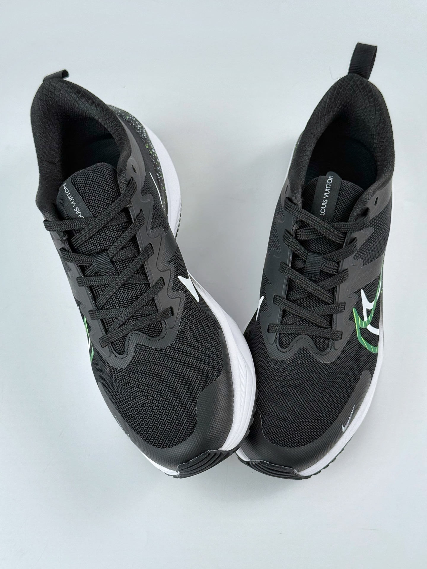 200 NIKE ZOOM PLUS x Louis Vuitton 全新跑鞋 CK4318-161-Chinese UA Cheap High Quatity Brand Clothes Bags handbags Sneakers wholesale wholesaler seller from China Factory suppliers Fashion Clothing Shoes best Quality Beautiful Price 200 NIKE ZOOM PLUS x Louis Vuitton 全新跑鞋 CK4318-161