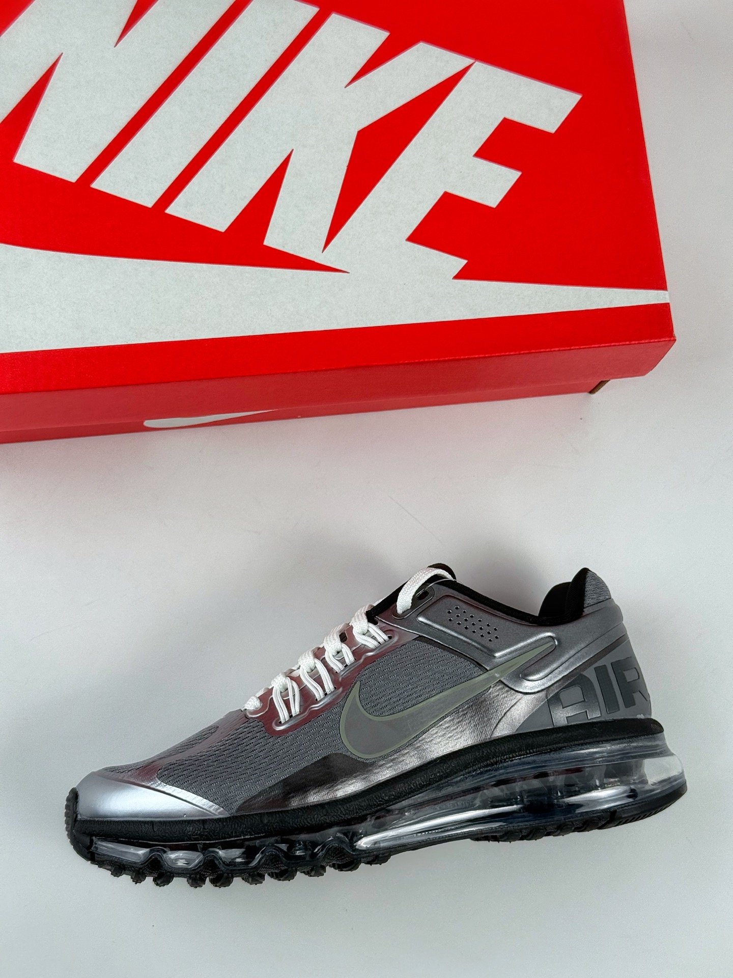 170 Nike Air Max 2013 舒适时尚耐磨透气 低帮跑步鞋  HQ3481-099